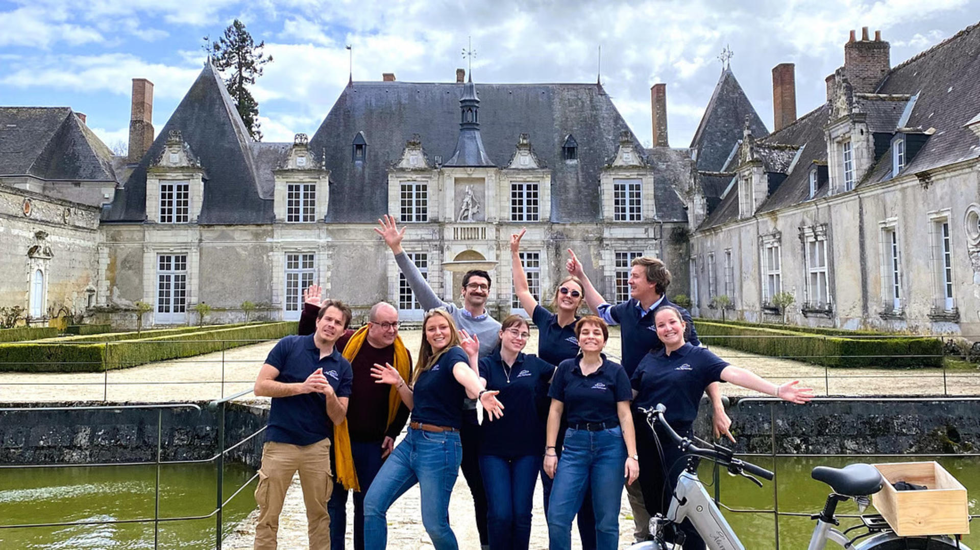 Loire Valley: E-bike tour to Chambord Chateau de Villesavin - Image 1