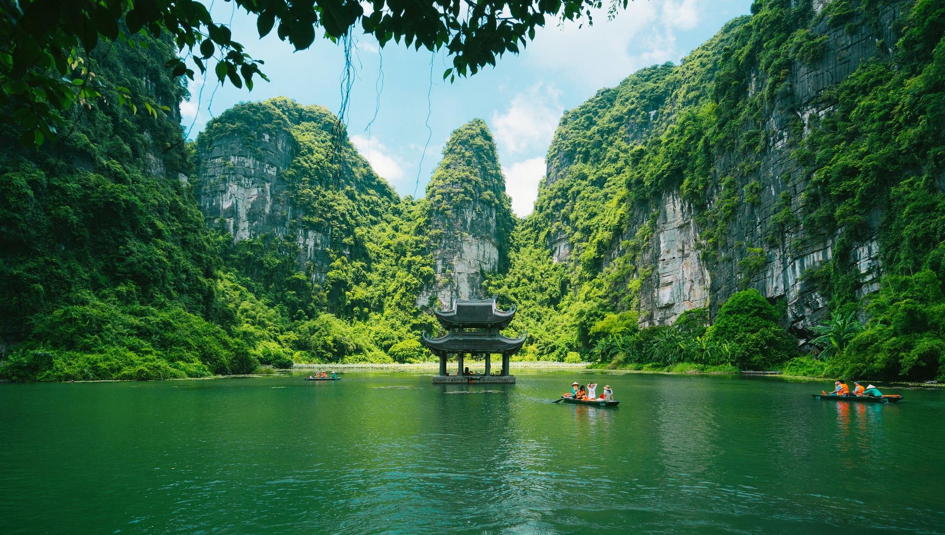 Ninh Binh Deluxe Small Group Day Tour from Hanoi by Limousine D-Car  - Thumbnail 9