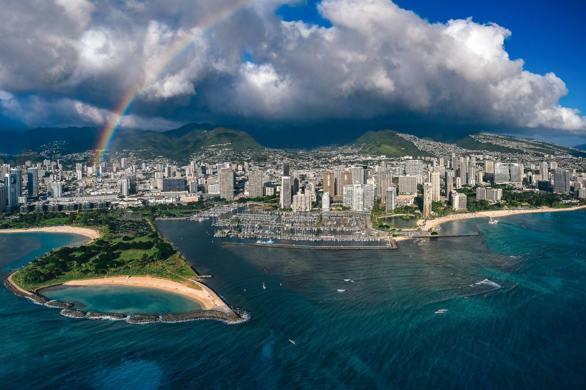 Oahu's Royal Crown 60 Minutes Helicopter Doors On/Doors Off Tour - Thumbnail 6