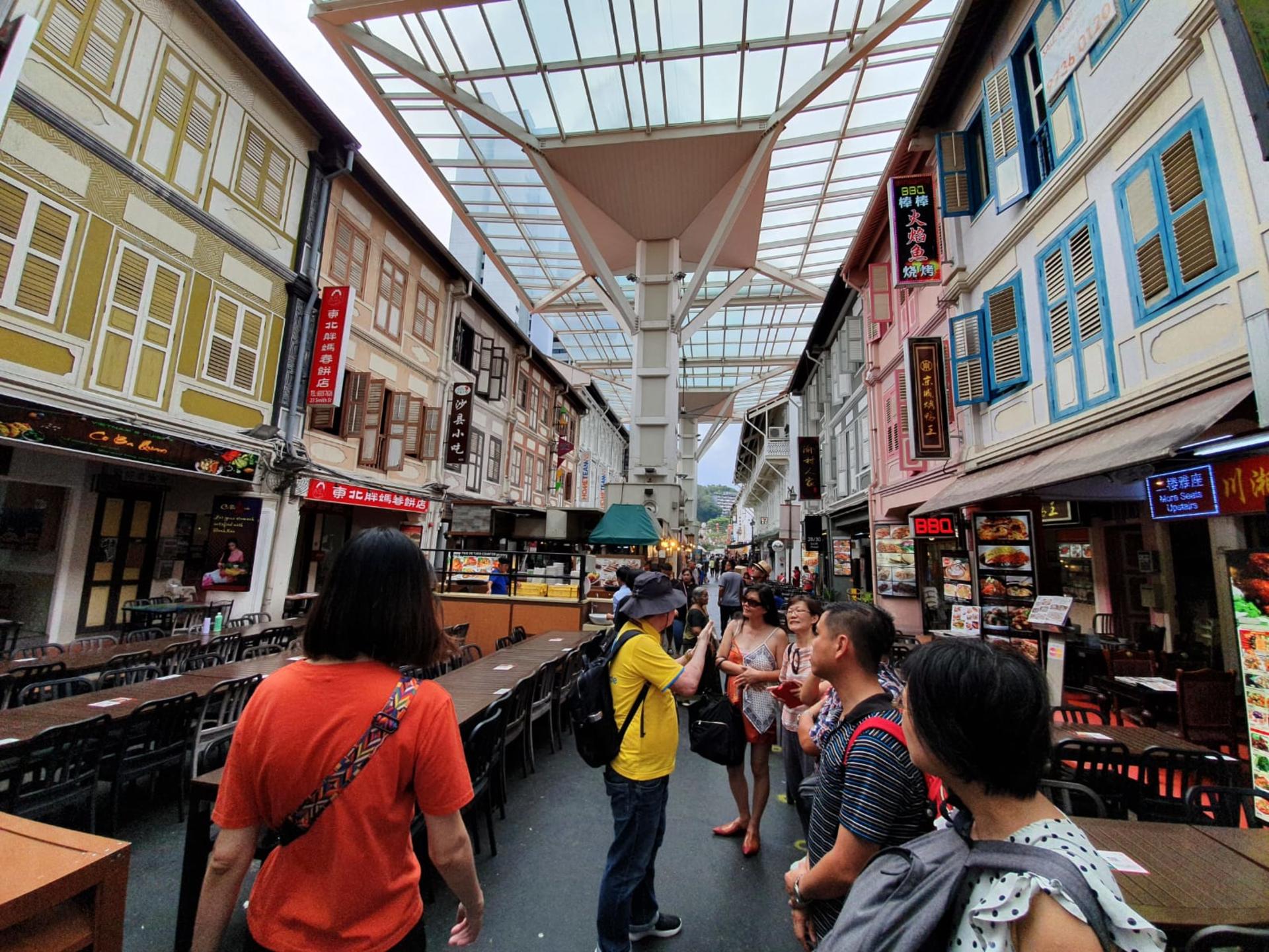 Singapore Chinatown Local Hawker Food Tour - Image 1