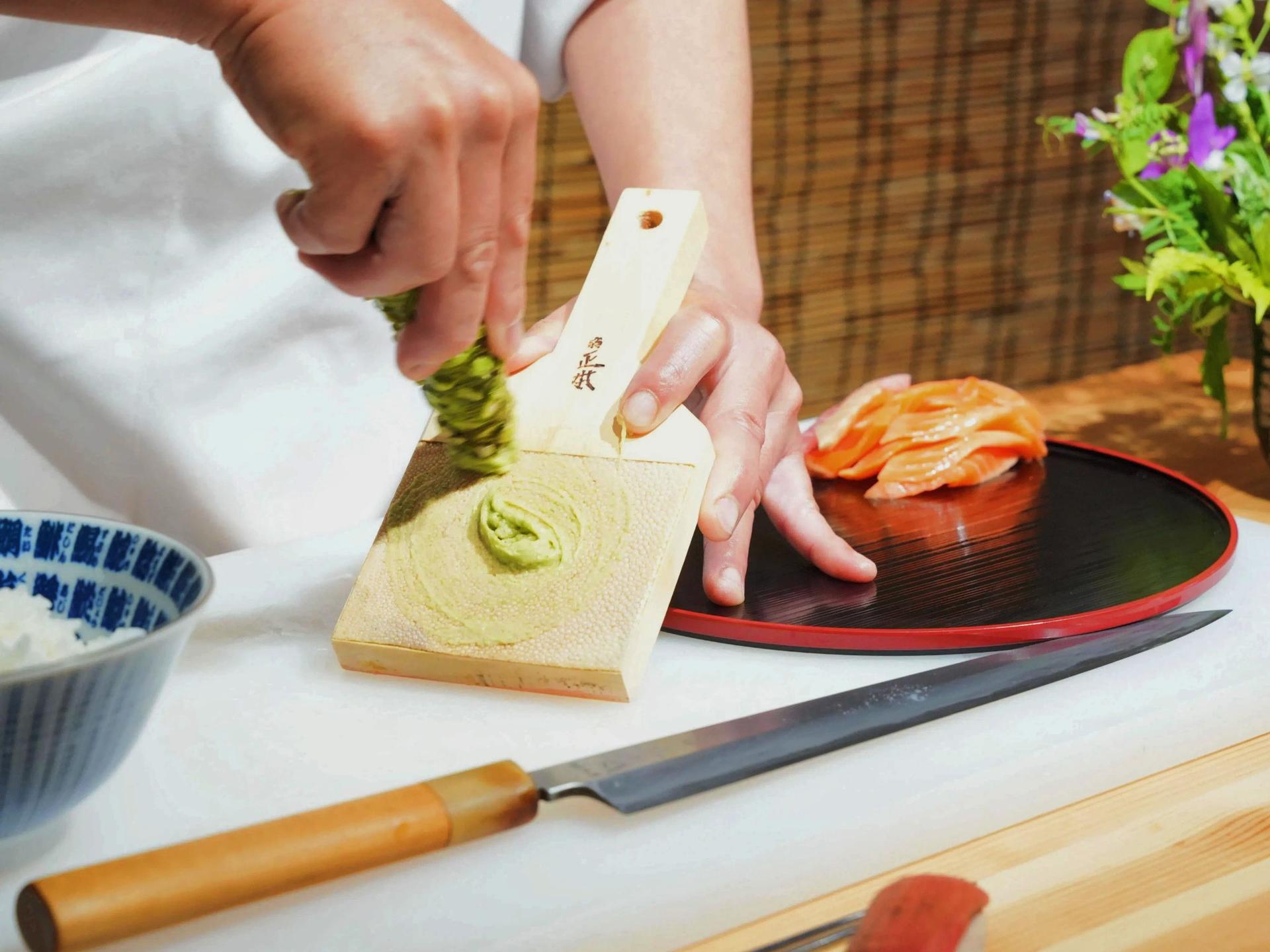 Sushi making class in Tokyo Tsukiji fish market with Pro sushi chef - Thumbnail 11
