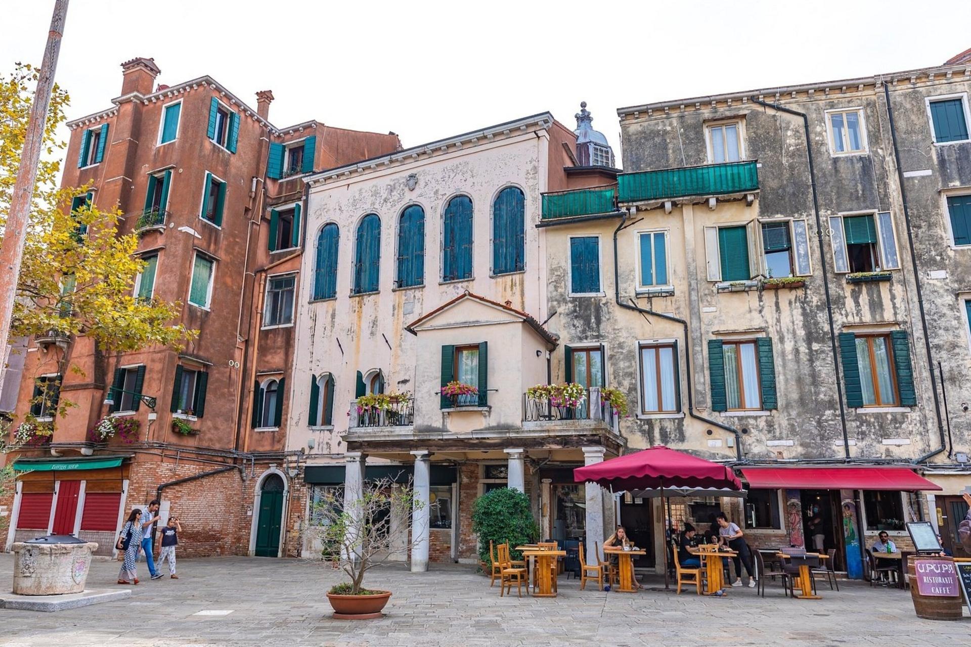 Jewish Quarter Tour with Synagogue Ticket in Venice - Thumbnail 6