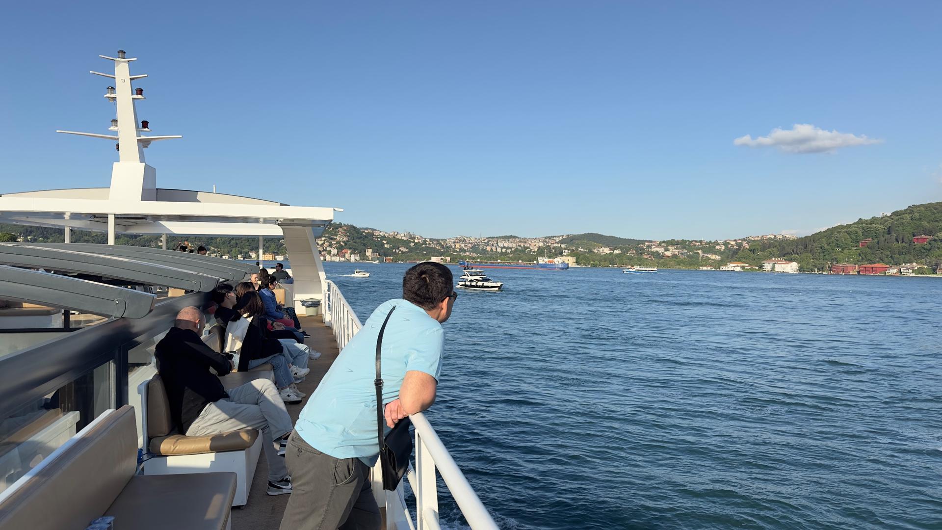Mega Lufer Sightseeing Cruise with Audio Guide in Istanbul - Thumbnail 19