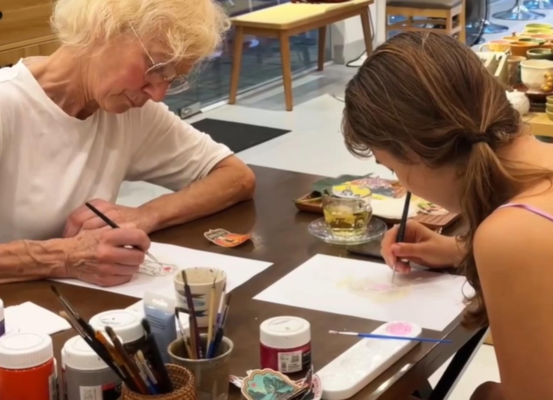 Vietnamese Calligraphy Workshop with Local Instructor in Da Nang - Thumbnail 5