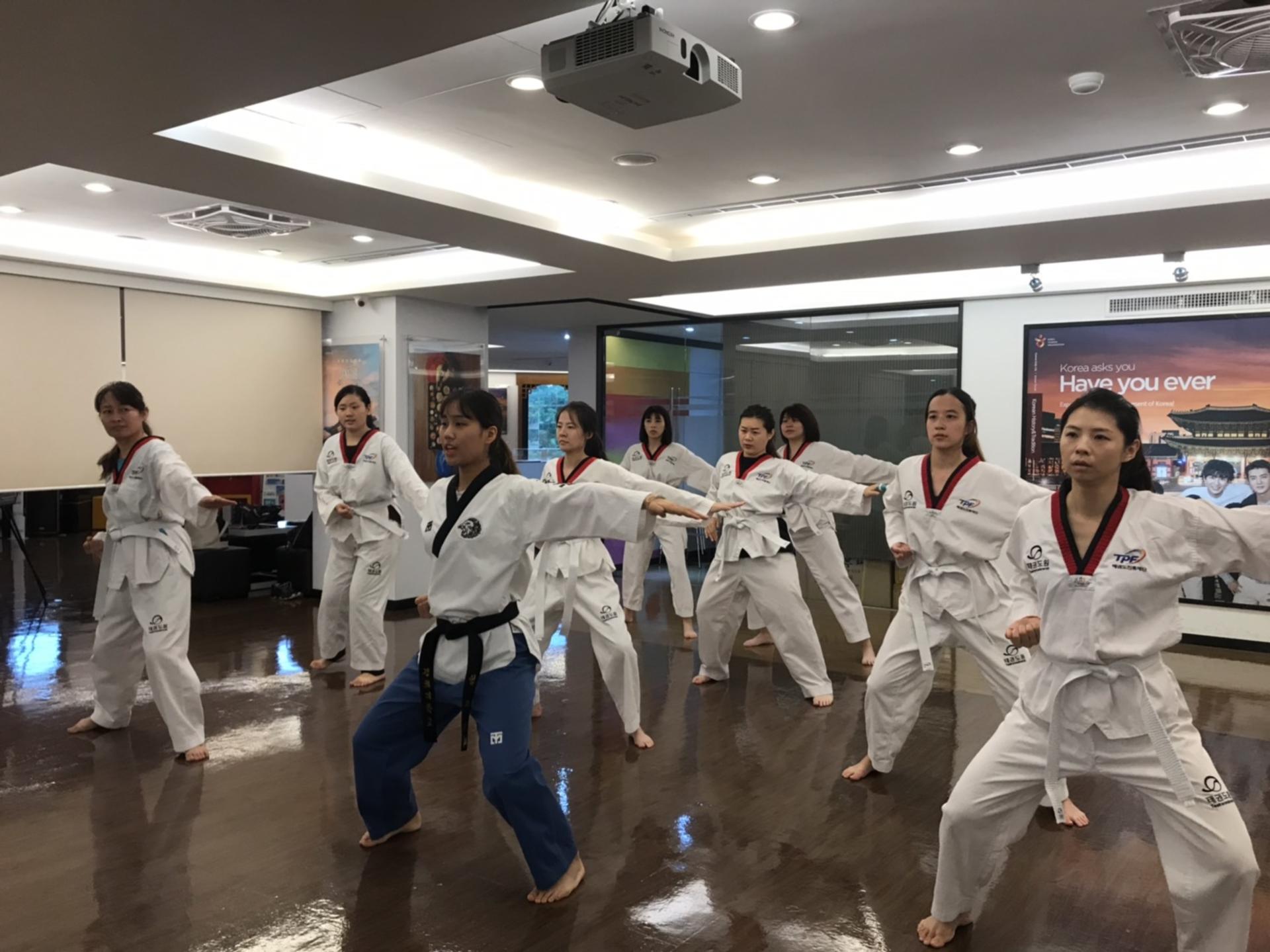 Seoul Korean Traditional Taekwondo One Day Class in Gangnam - Thumbnail 7