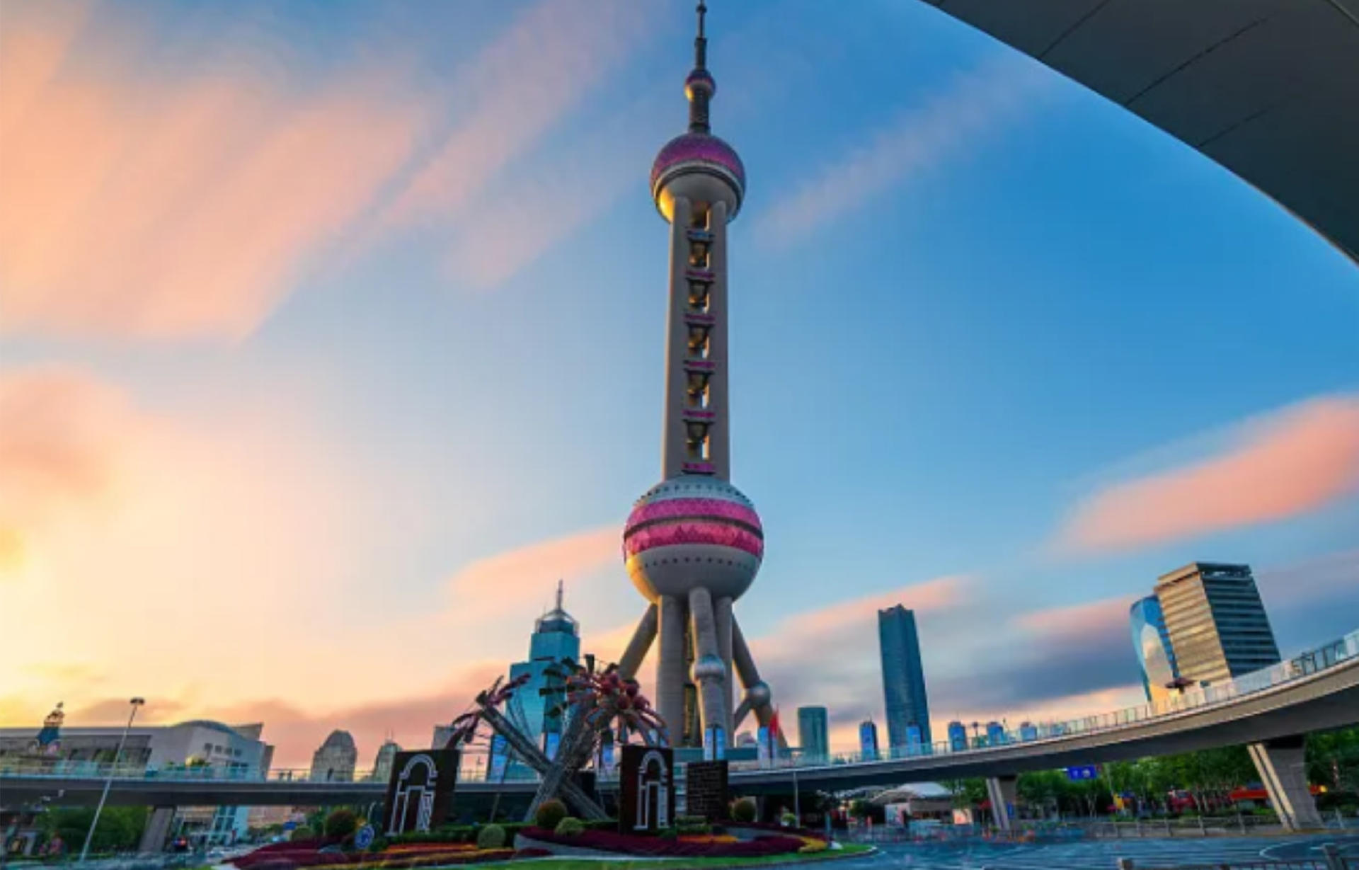 Shanghai Oriental Pearl Tower & Huangpu River Night Cruise - Thumbnail 2