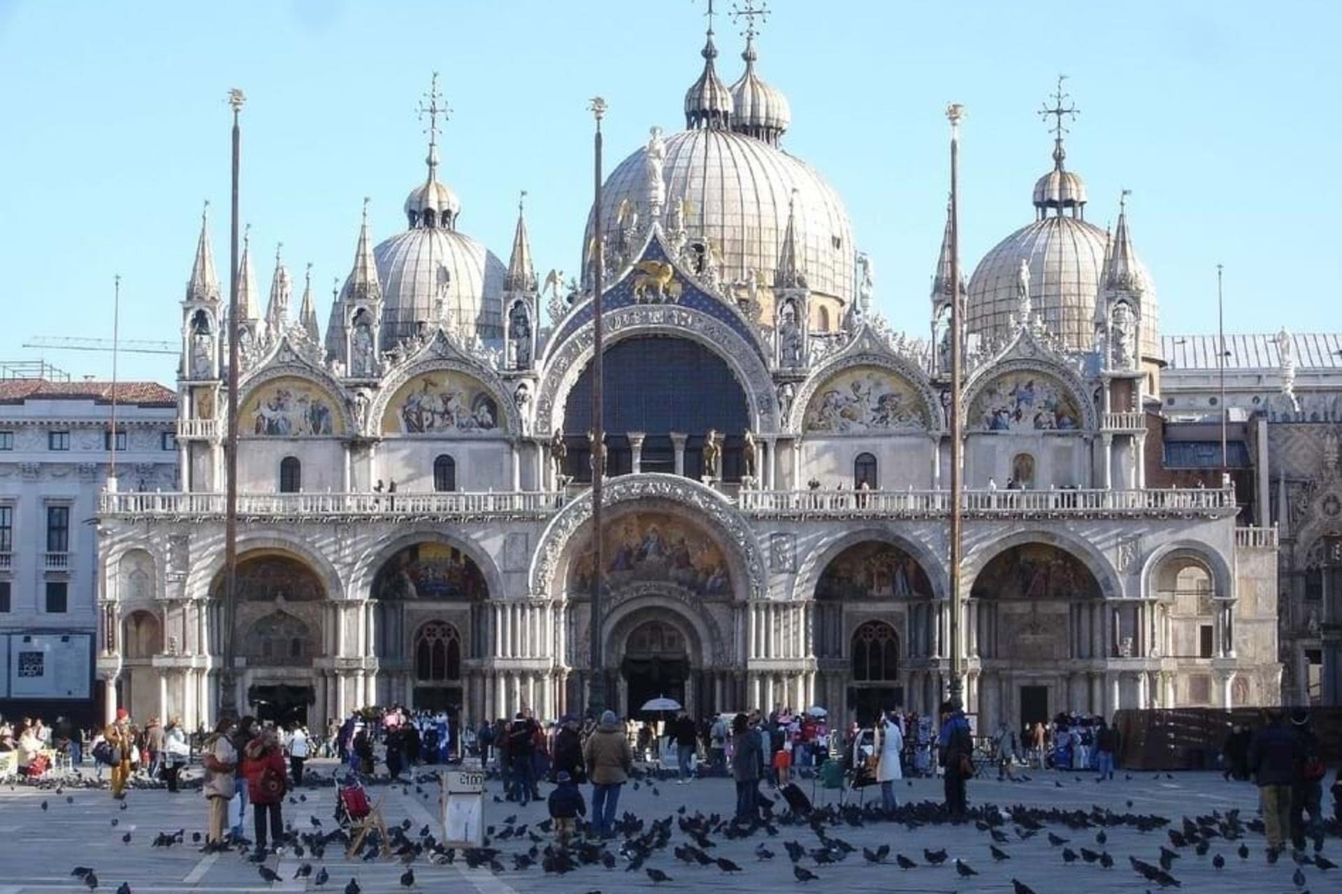Doge's Palace and St. Mark's Basilica Tour in Venice - Thumbnail 3