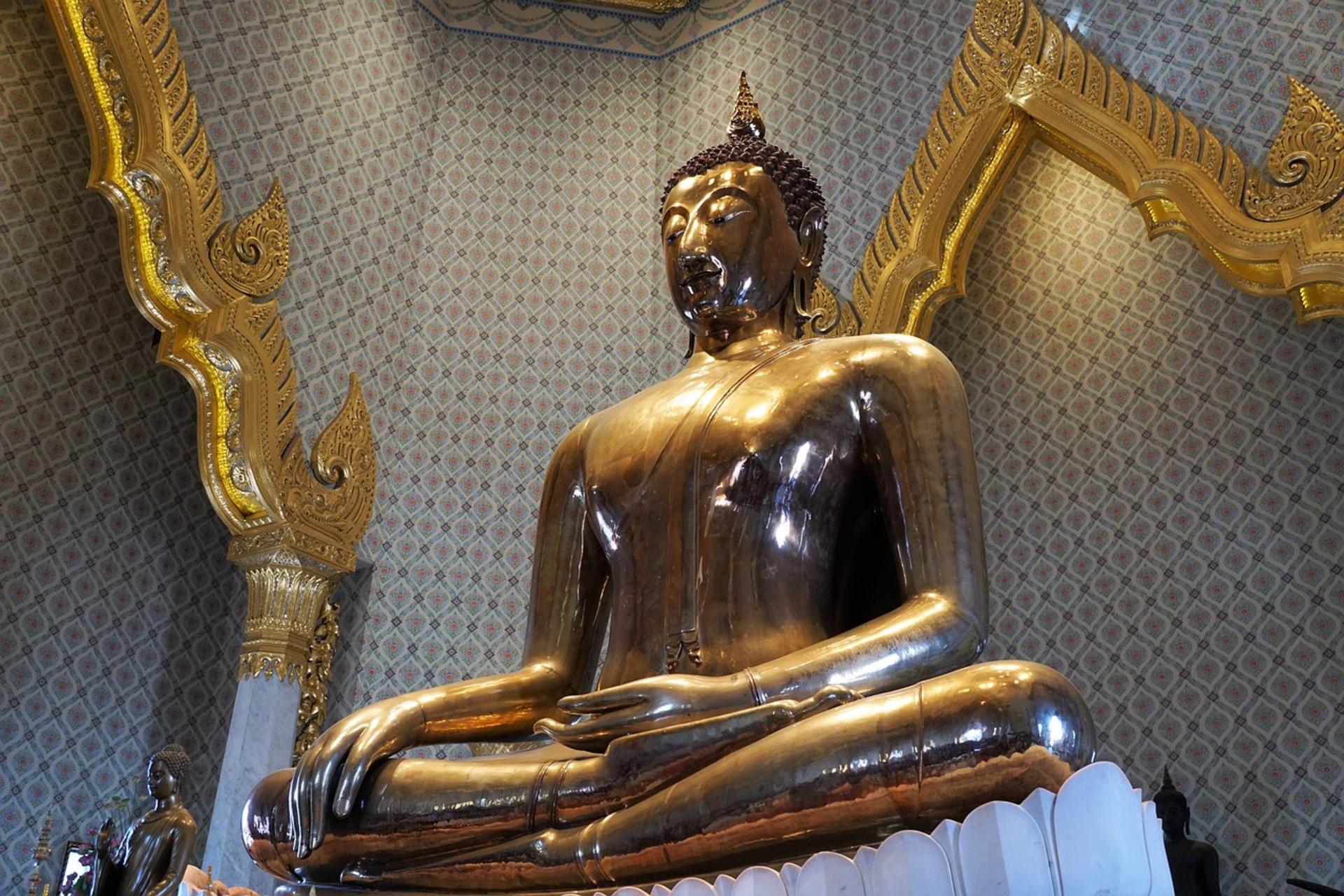 Bangkok Temple and City Tour With Wat Traimit and Royal Grand Palace - Thumbnail 14