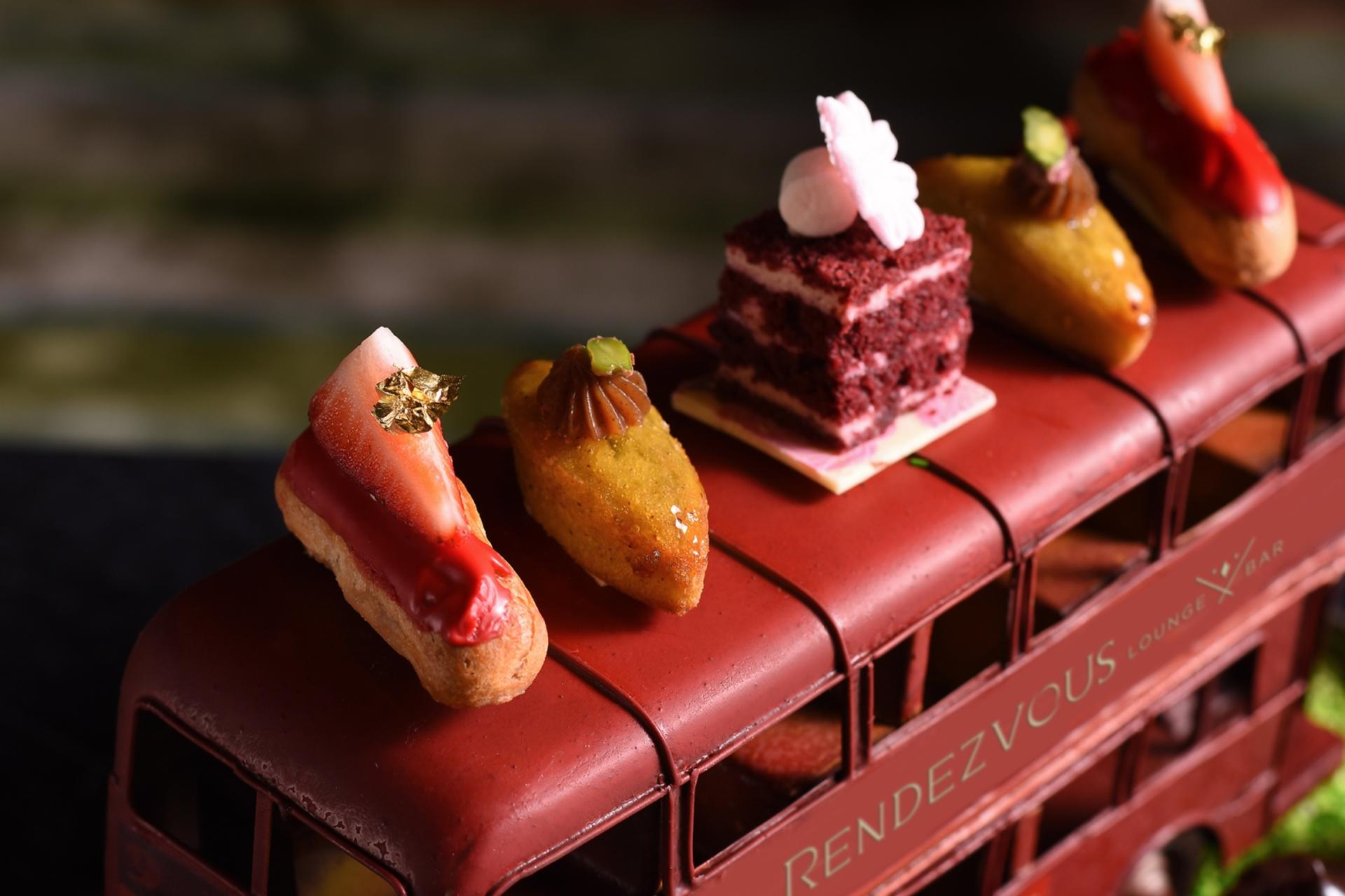 Rendezvous Lounge & Bar at The Landmark Bangkok Hotel - Thumbnail 9