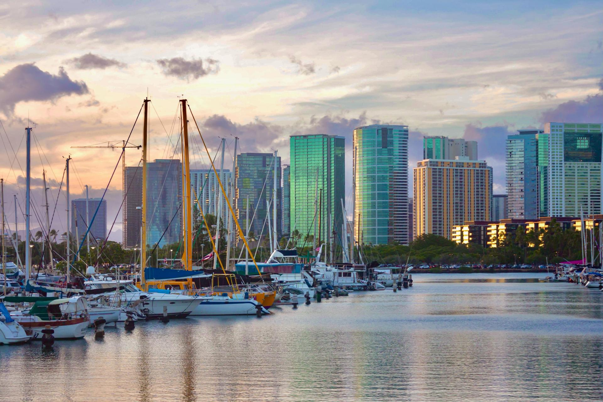 Waikiki Sunset Cruise - Thumbnail 8