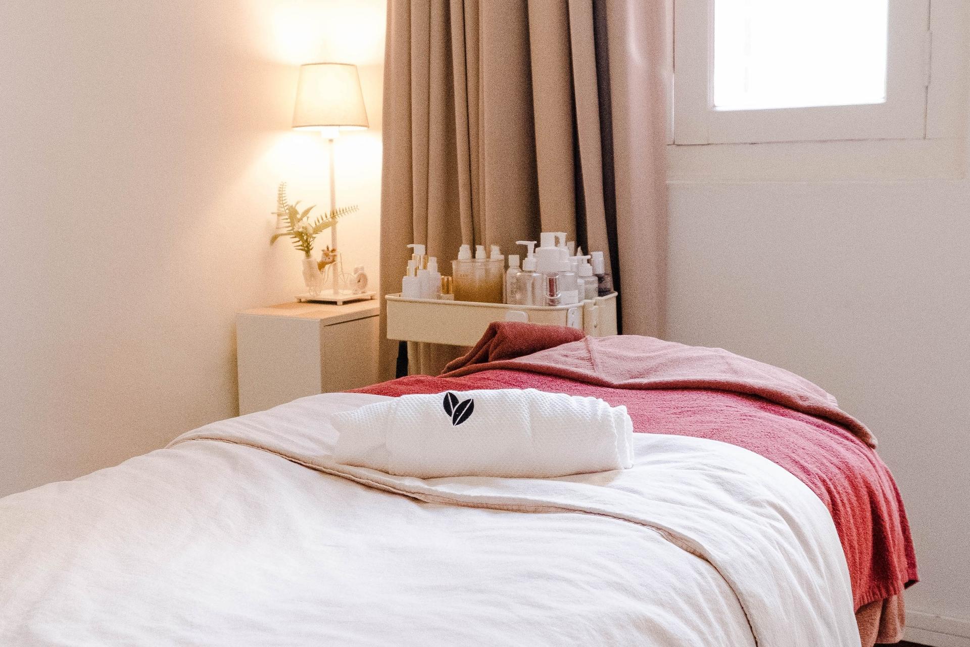 First Timer Offer: Luxury Organic Facial Experience - Thumbnail 4