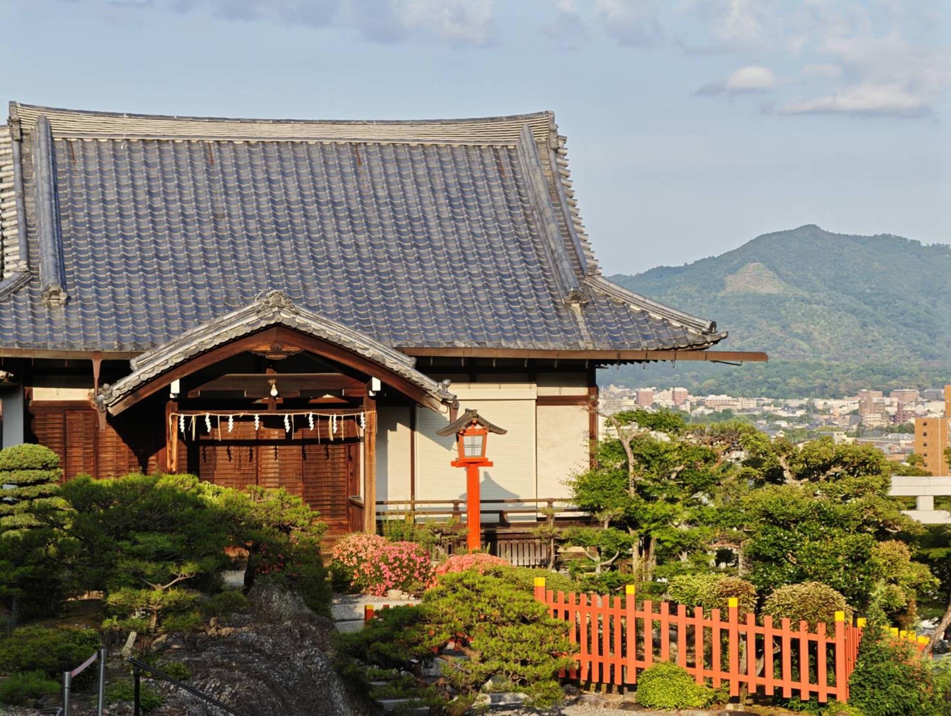 Kyoto After-Dark Yokai & Shrine Small Group Walking Tour - Thumbnail 17