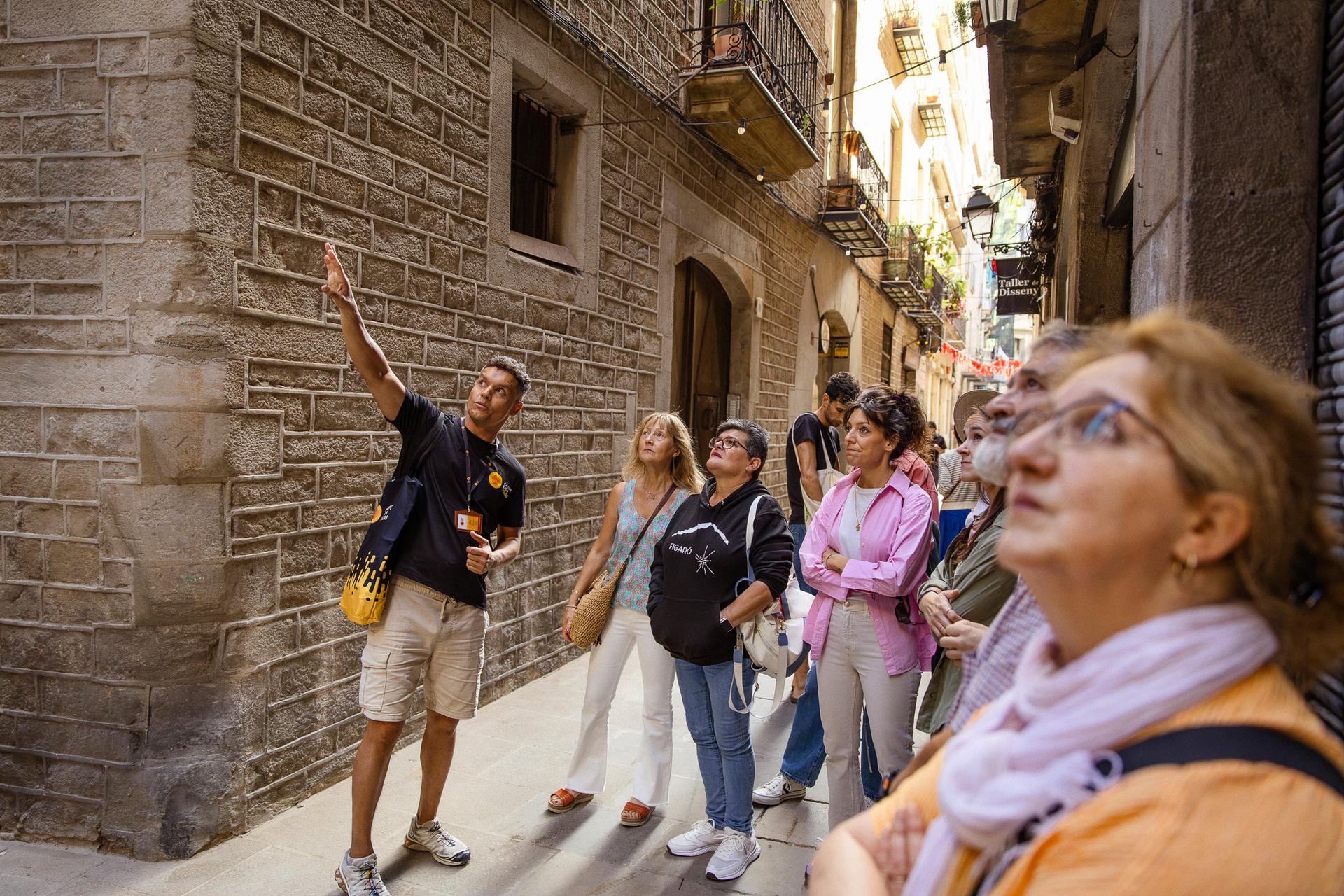 Gothic Quarter & El Born Walking Tour - Thumbnail 8