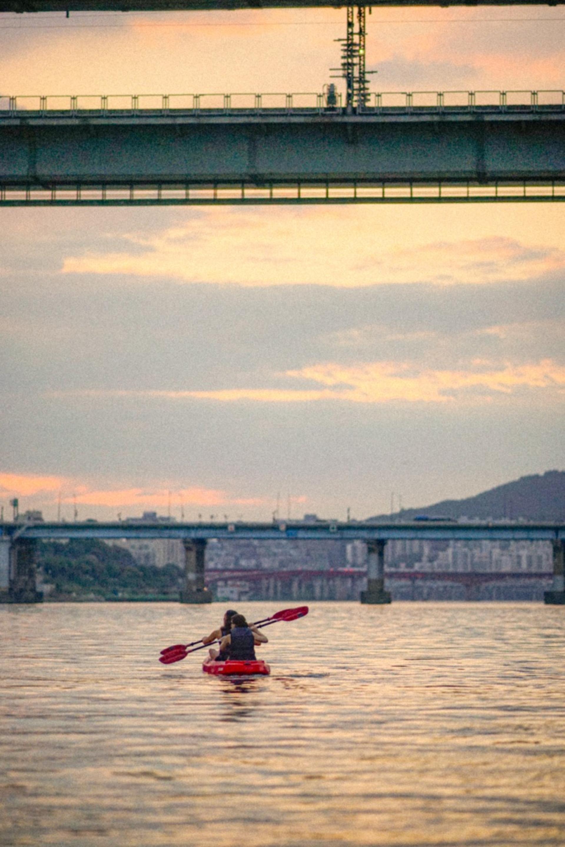 Kayak & Paddleboard Adventure on the Han River in Seoul - Thumbnail 22