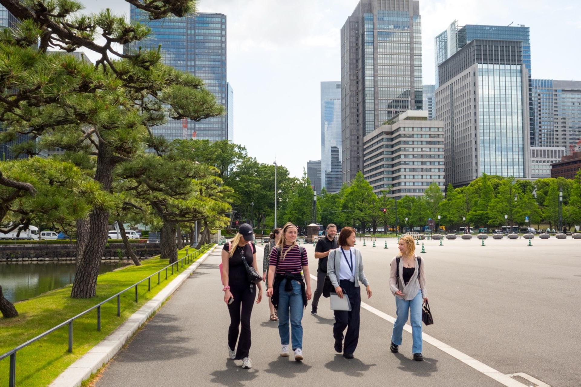 Tokyo: Imperial Palace & Shogun Castle Walking Tour - Thumbnail 41