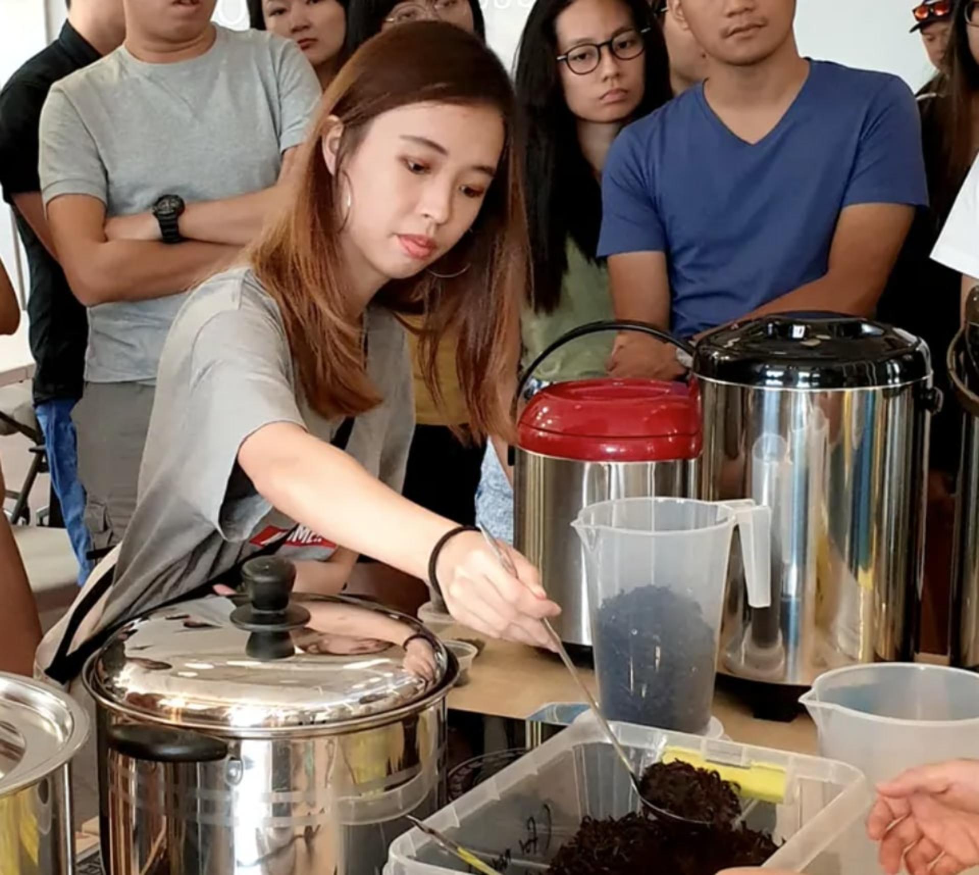 Experience Singapore Through Tea Workshop by Teahee SG - Thumbnail 4