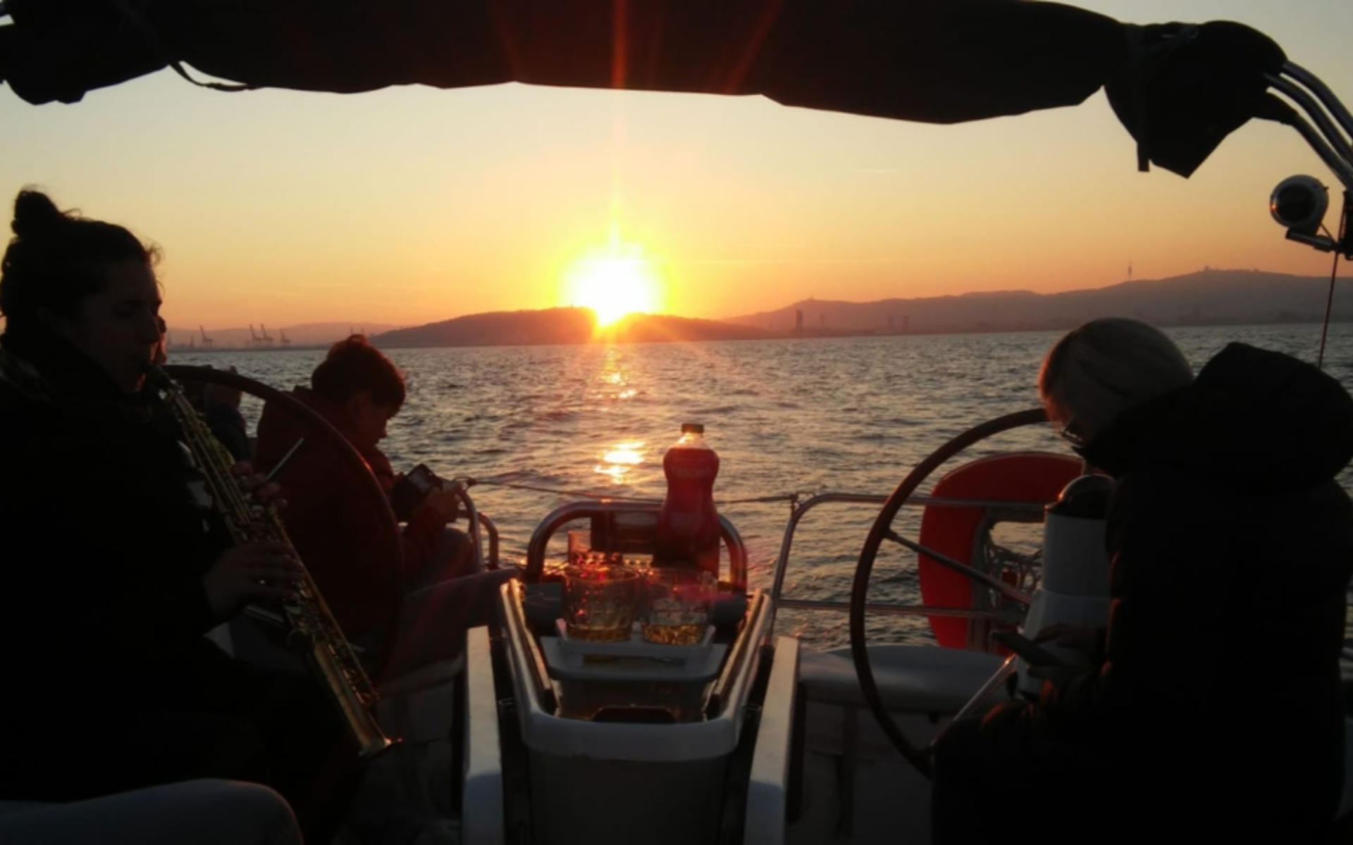 Sunset Sailing with Live Spanish Guitar or Saxophone - Thumbnail 6