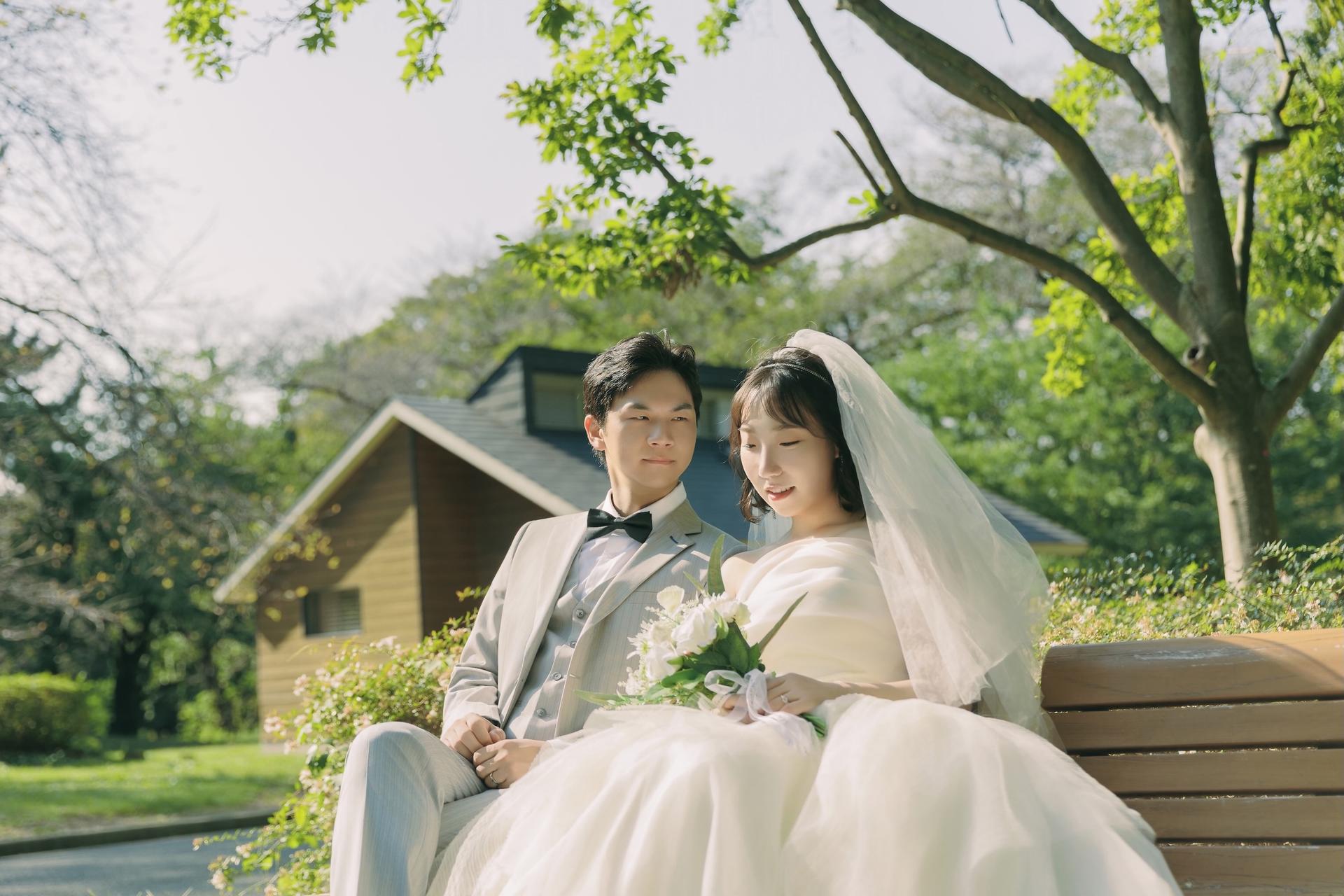 Tokyo: Wedding Dress & Kimono One-Day Photography (location is optional) - Thumbnail 18