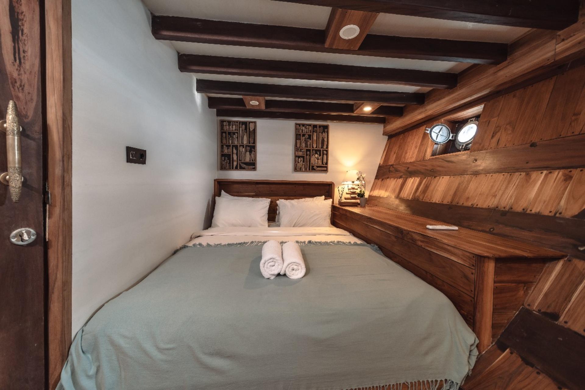 [Luxury Phinisi] 3D2N Sailing Liveaboard from Labuan Bajo - Thumbnail 17