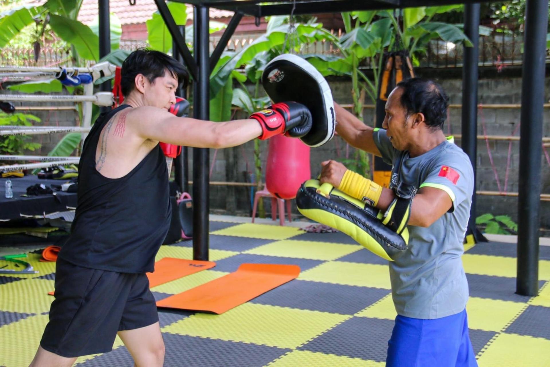 Muay Thai Class by Sor Dechapant Boxing Gym in Bangkok - Image 1