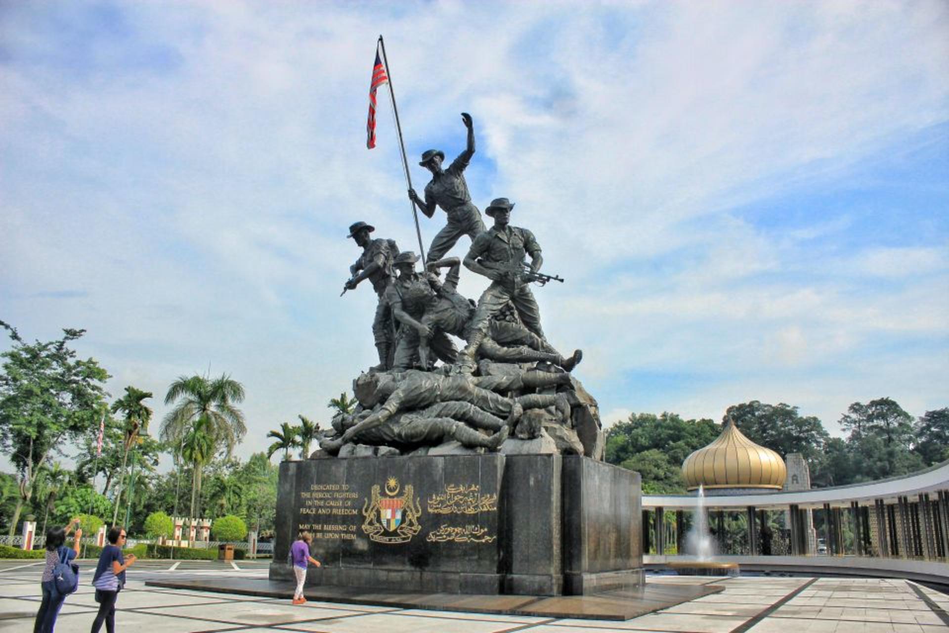 Kuala Lumpur KL Tower & King's Palace 4-Hour Private Tour - Thumbnail 7