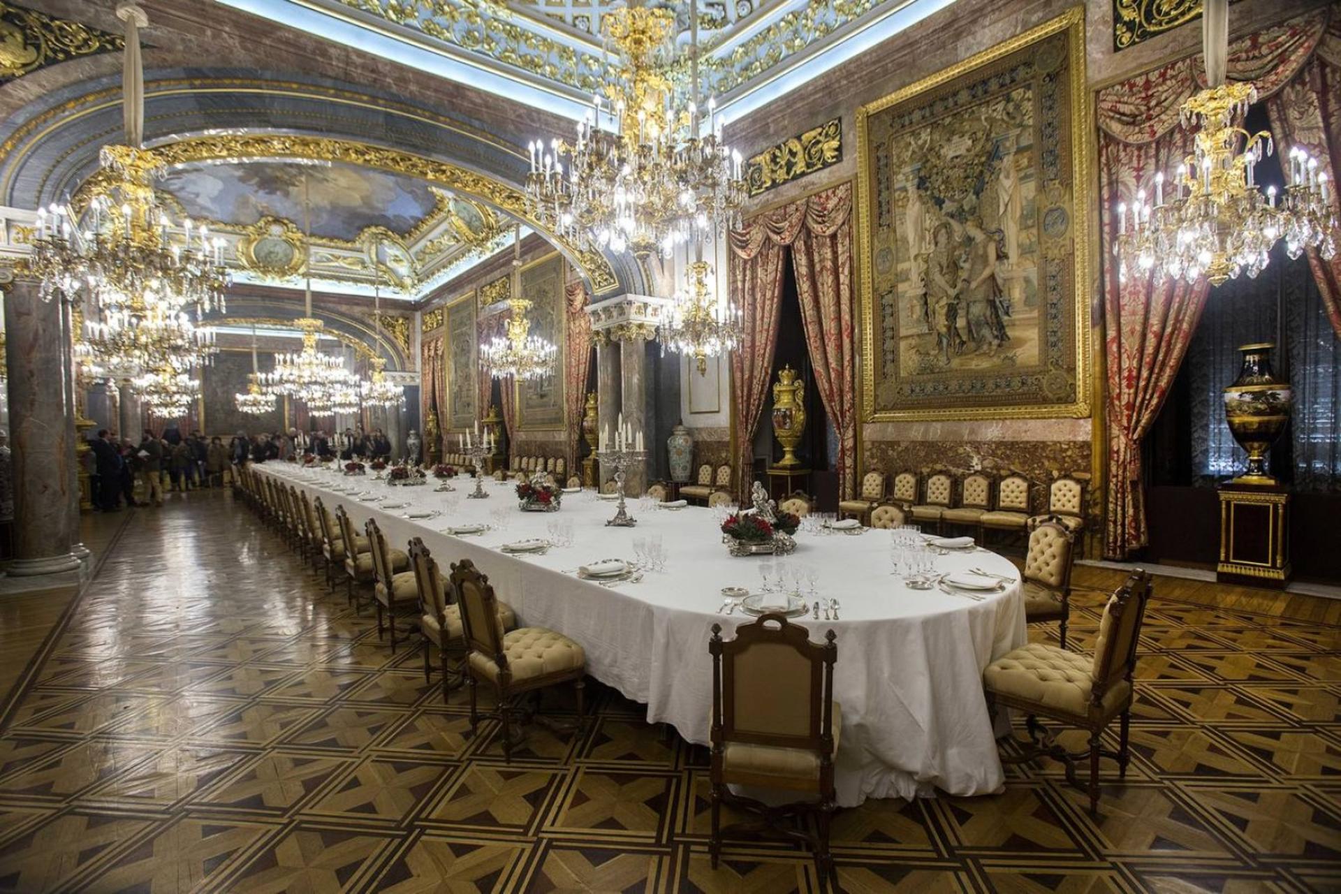 Madrid Royal Palace Guided Tour with Skip-the-line Access - Thumbnail 6