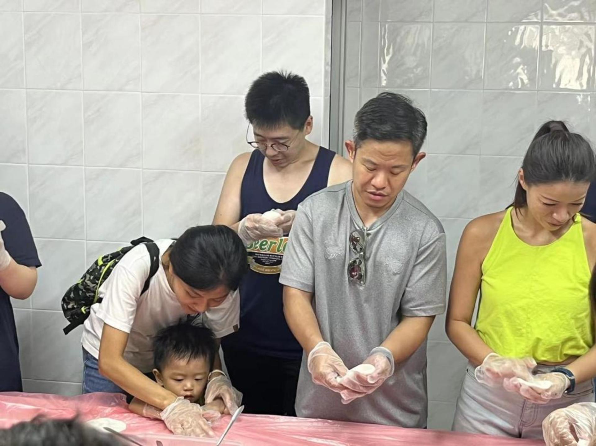 Tai O Chak Guo / Mochi / Salted Egg Yolk Workshop Experience(Free Tai o  boat tickets) - Thumbnail 6