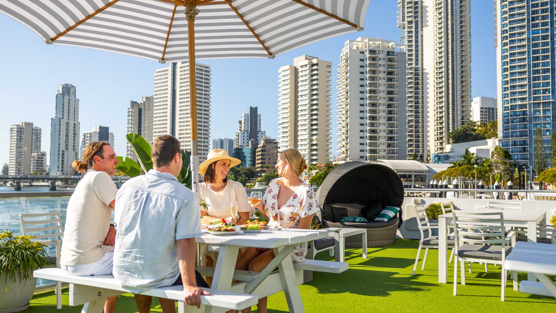 Sightseeing Lunch Cruise in the Gold Coast - Thumbnail 6