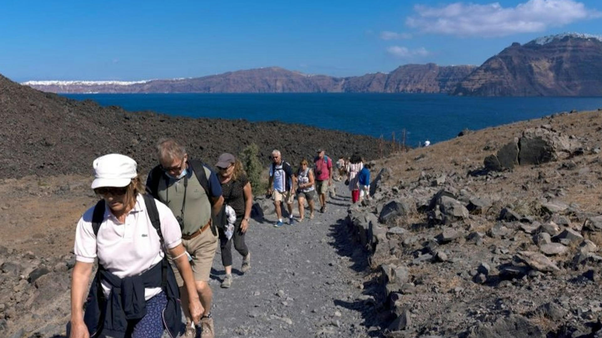 Sunset cruise tour in Santorini - Thumbnail 2