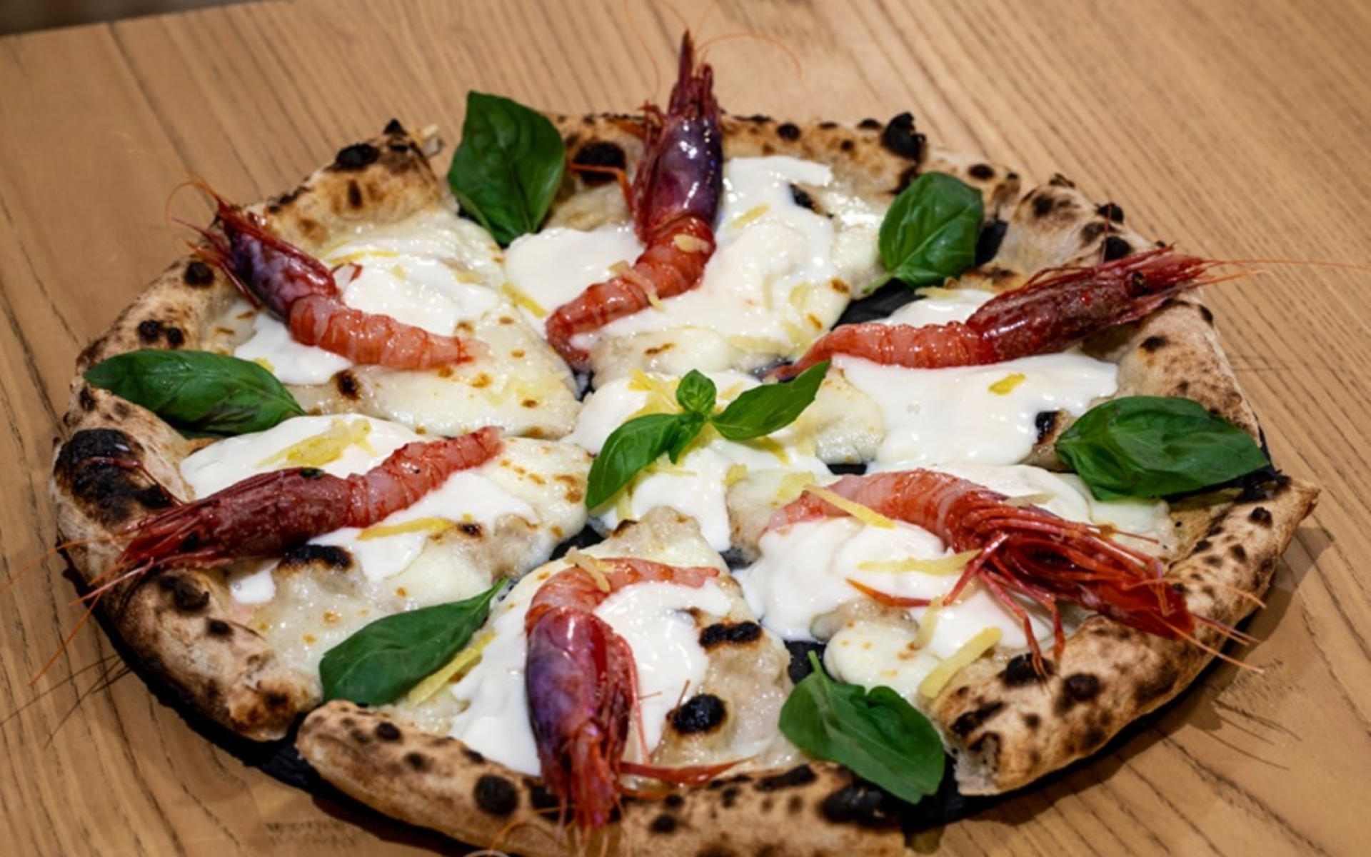 Gourmet Pizza Experience with Drinks and Dessert in Lecce - Thumbnail 9