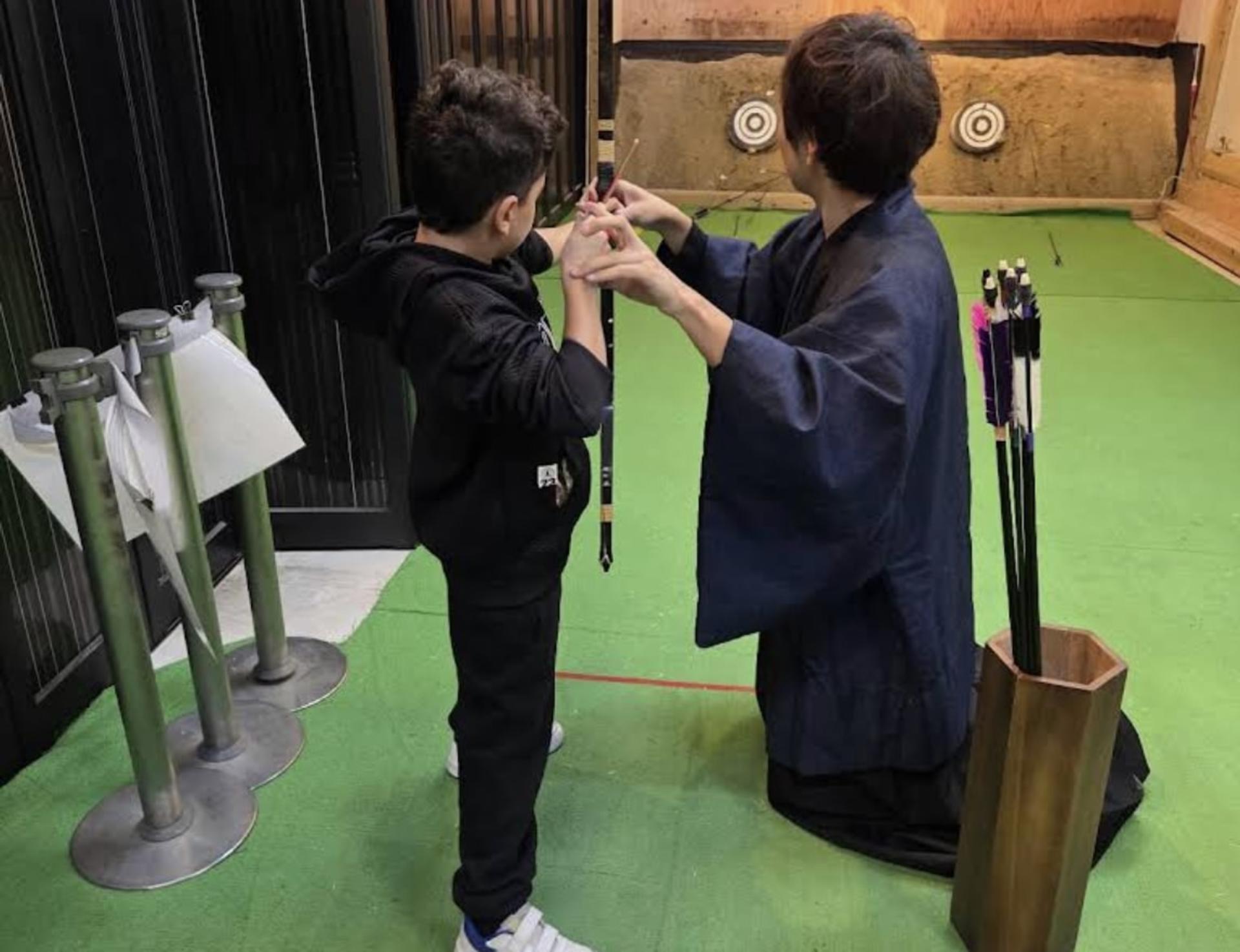 [English Guided Tour] Kyoto Gion Samurai Archery Experience (Cultural Explanation & Live Shooting Practice & Fun Competition & Souvenir Photo) - Thumbnail 4