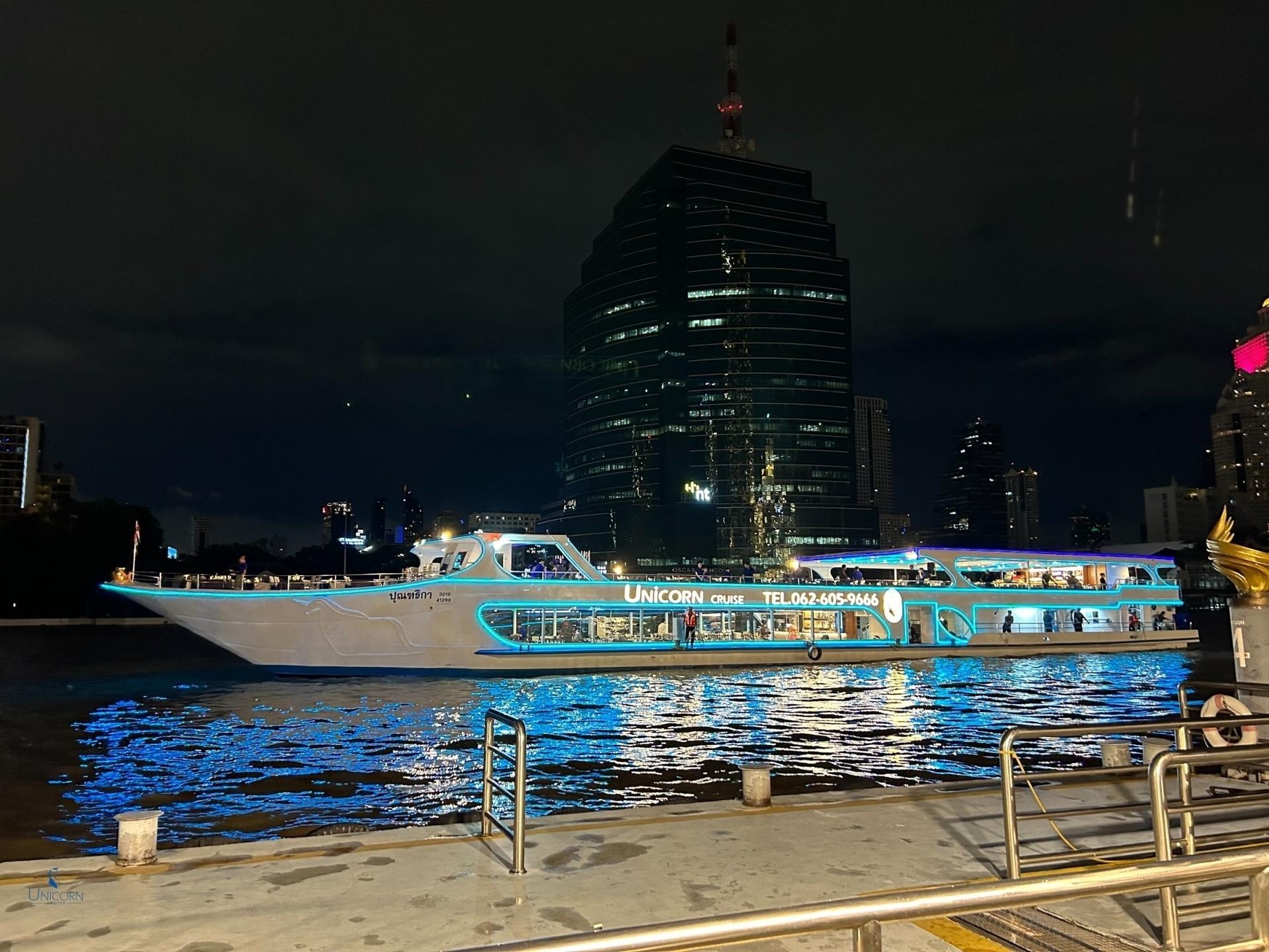 Unicorn Dinner Cruise in Bangkok - Thumbnail 7