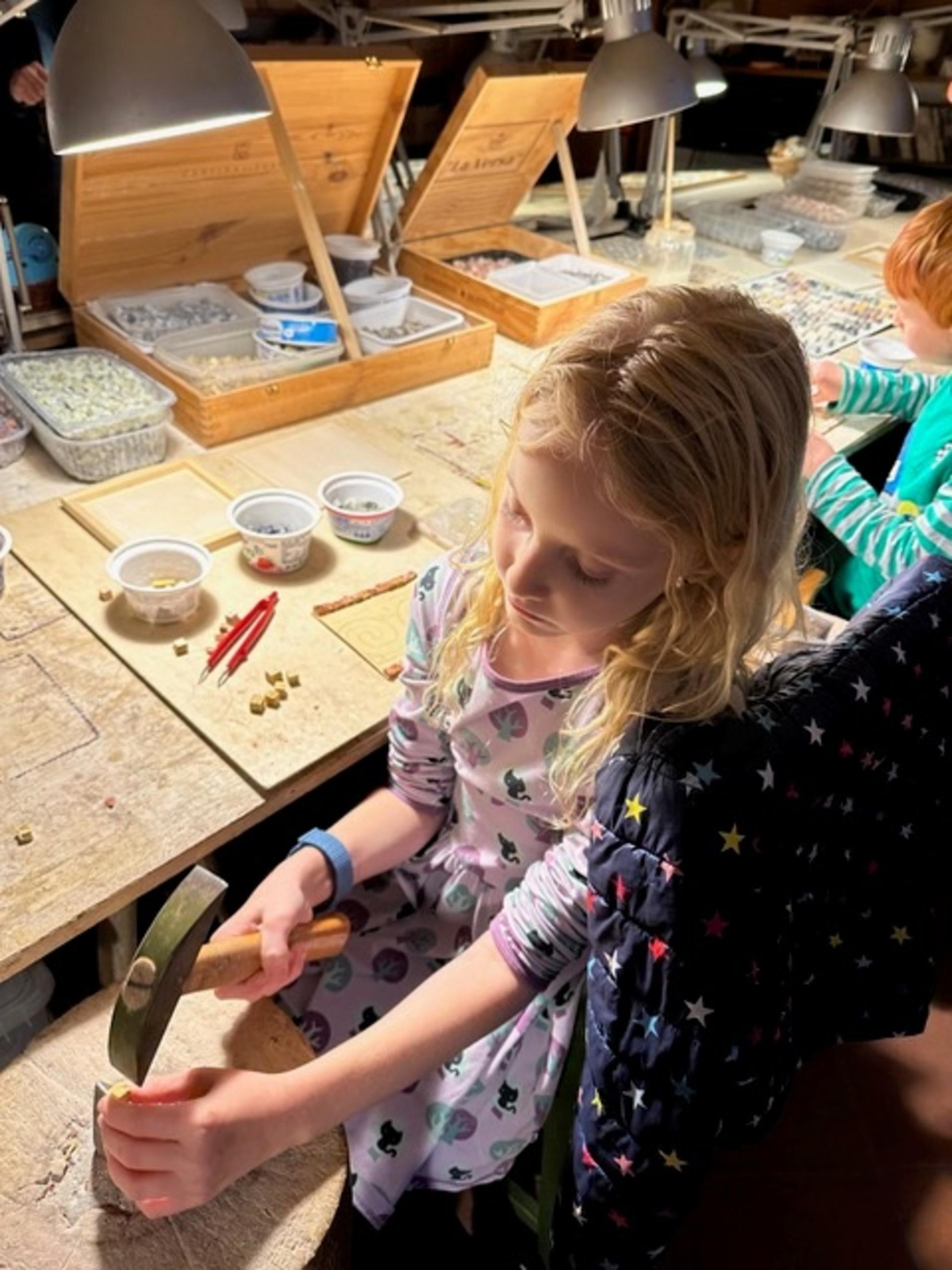 Mosaic-making workshop in Rome - Thumbnail 13