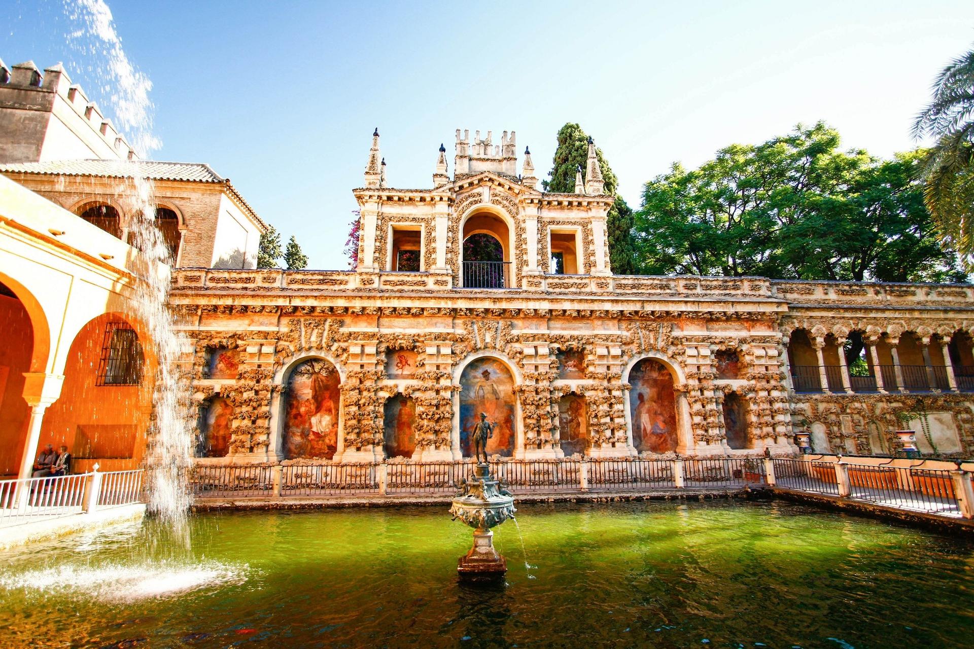 Alcazar, Cathedral and Giralda Tour in Seville - Thumbnail 3
