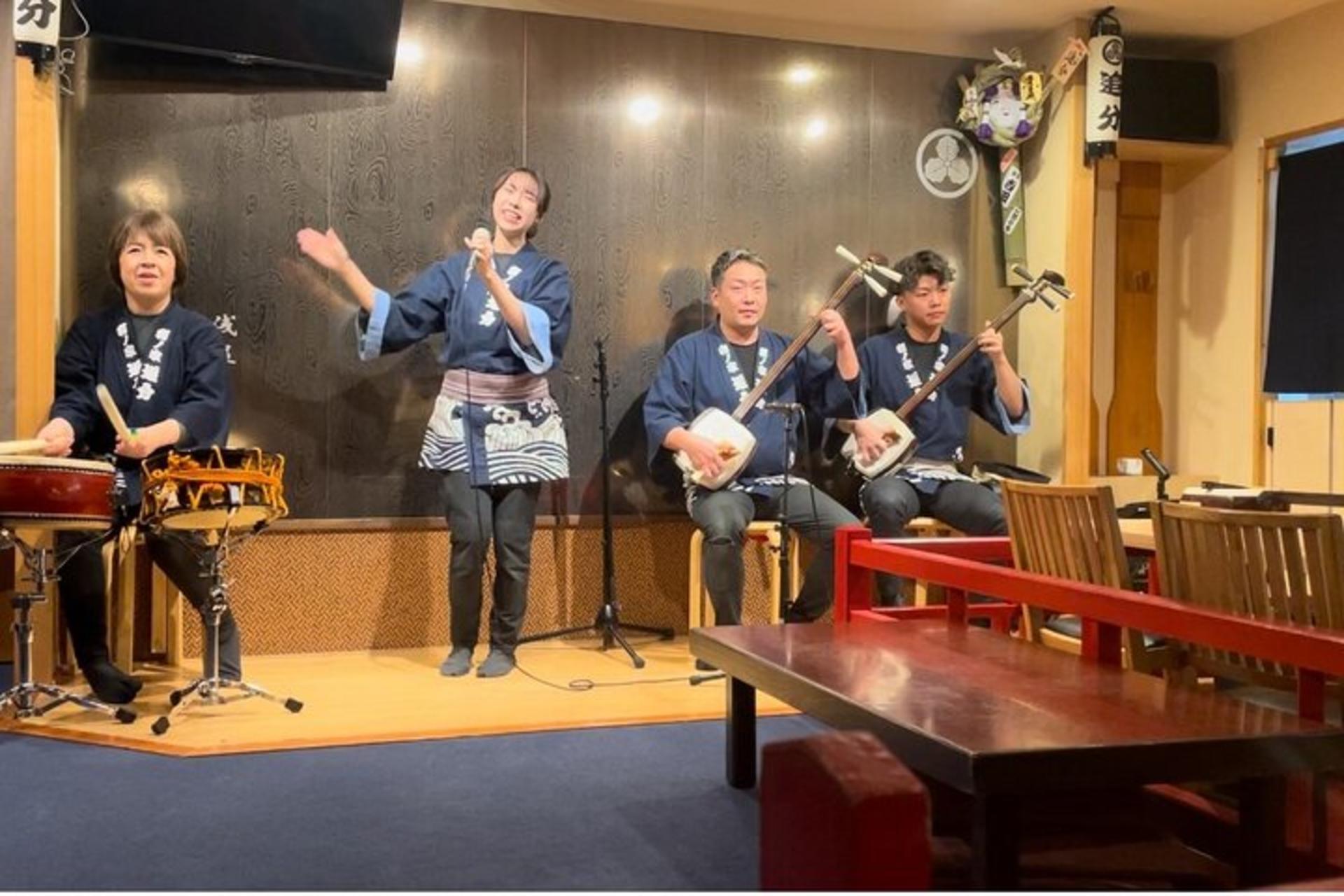 Tokyo: Live Shamisen Guitar and Izakaya Experience - Thumbnail 3