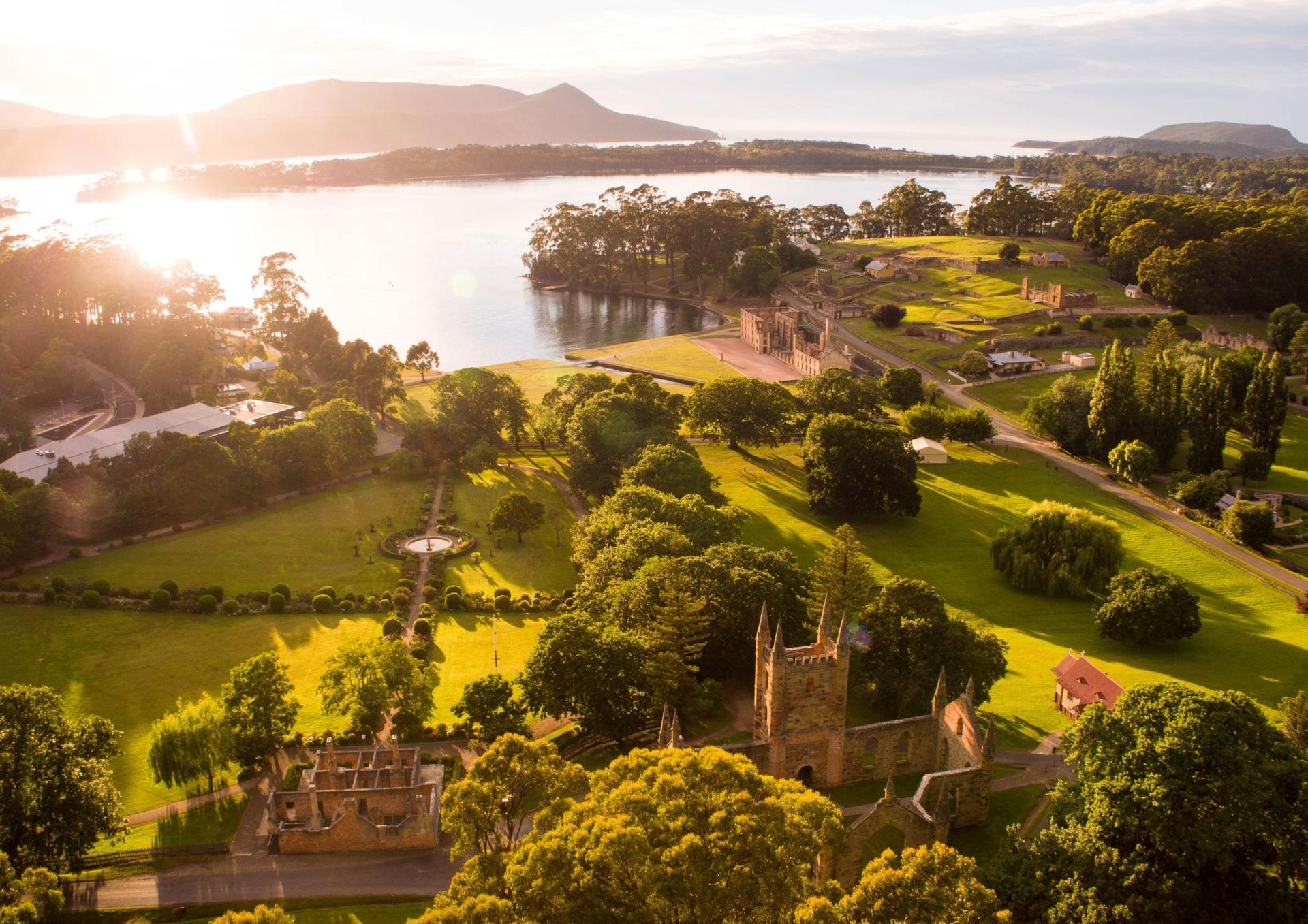 4 Day Bundle - Hobart, Port Arthur, Bruny, Hastings and Tahune - Thumbnail 2