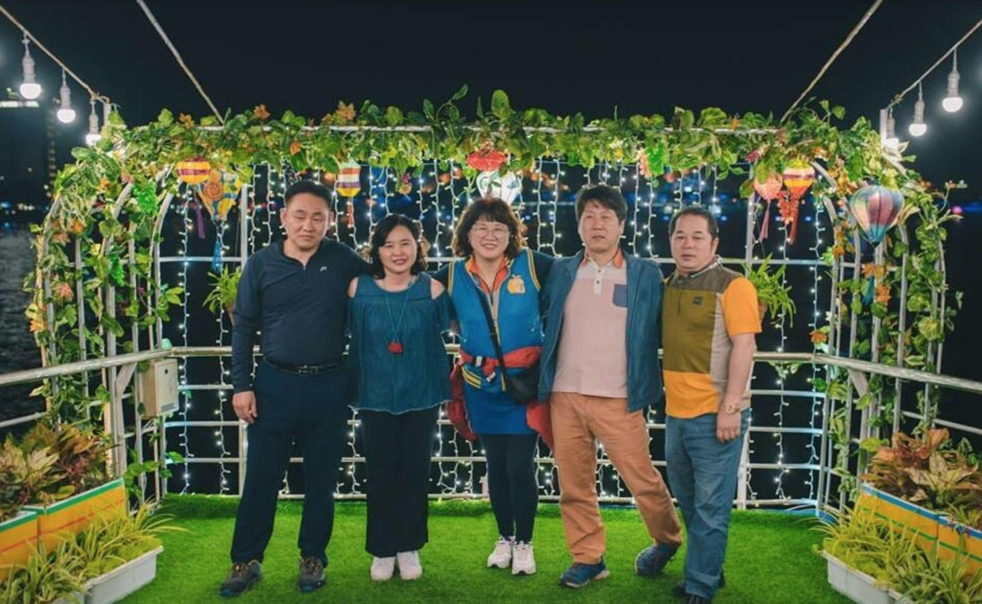 Han River by Night on My Xuan Cruise in Da Nang - Thumbnail 3