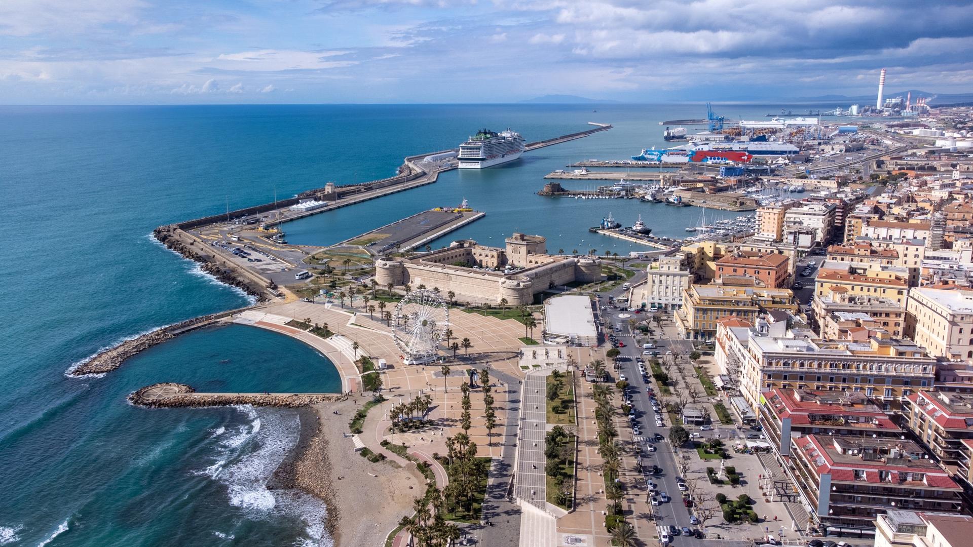 Civitavecchia - Rome bus by City Sightseeing - Thumbnail 2