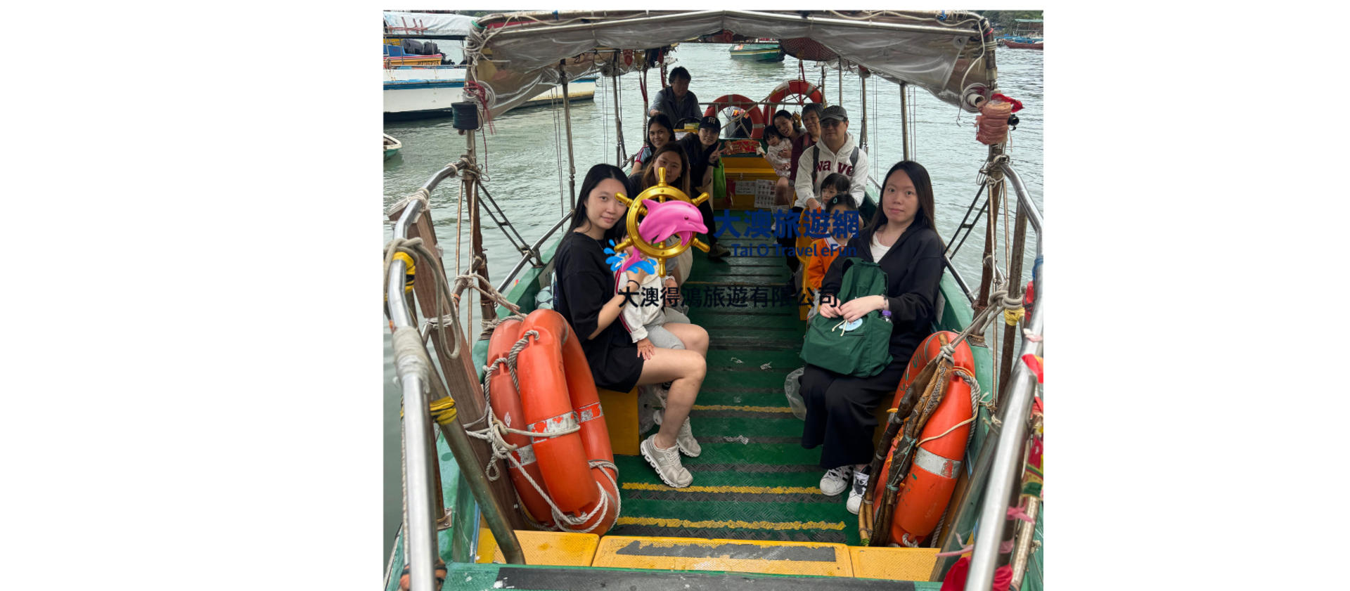 Tai O VIP Private Boat Dolphin Watching Tour - Fits up to 12 people (Includes stilt house drinks, map, and postcard) | Tai O Tak Hung Travel - Thumbnail 10
