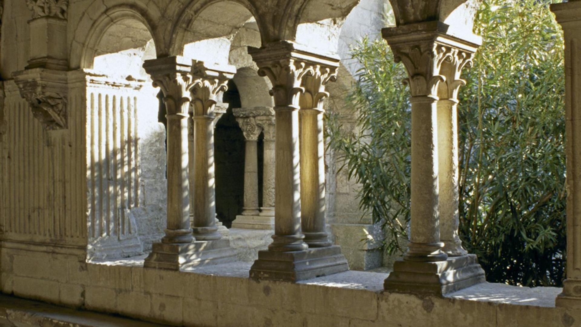 Abbey of Montmajour ticket in Arles - Thumbnail 3