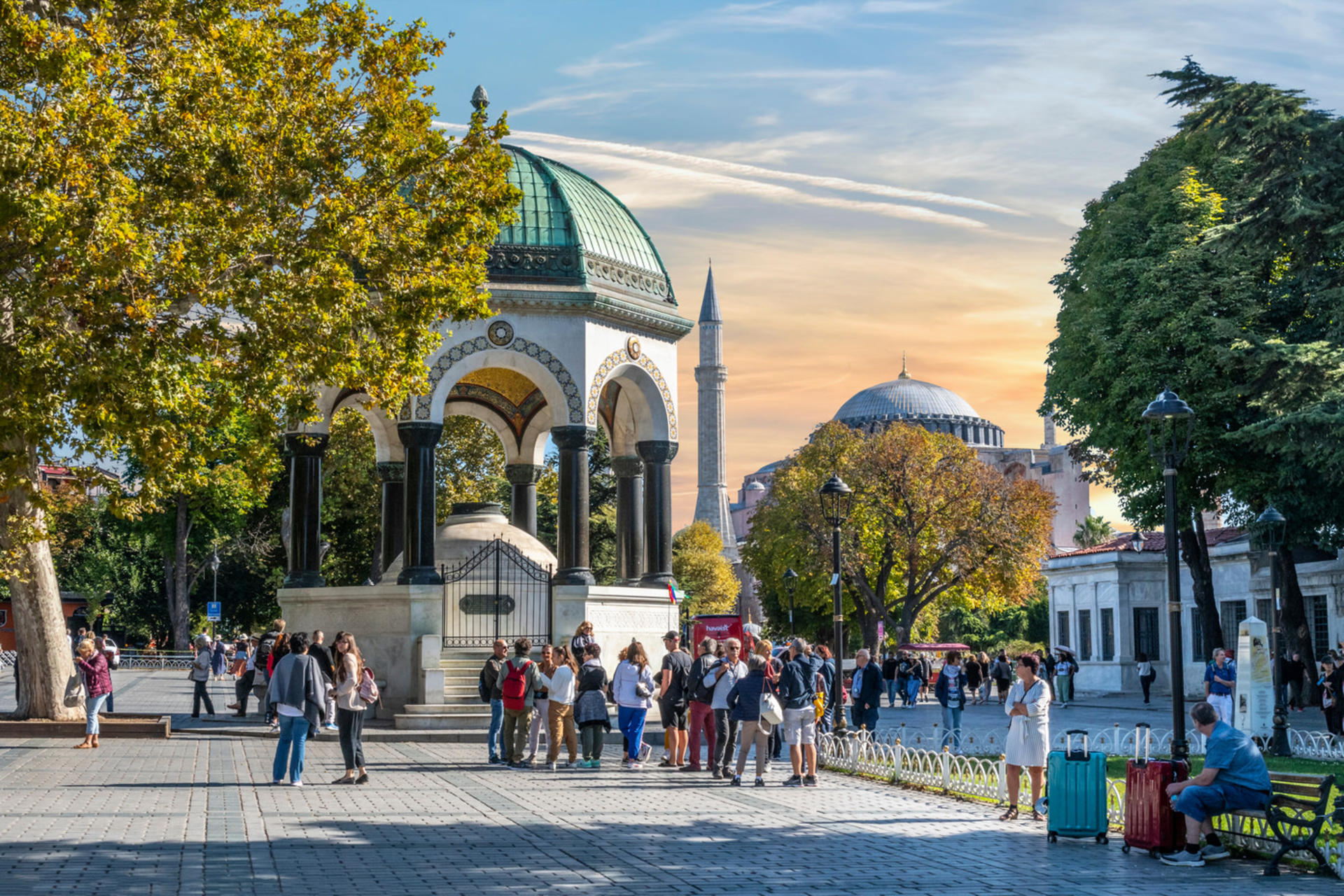 Blue Mosque, Hagia Sophia & Topkapi Palace Guided Tour w/Lunch - Image 1