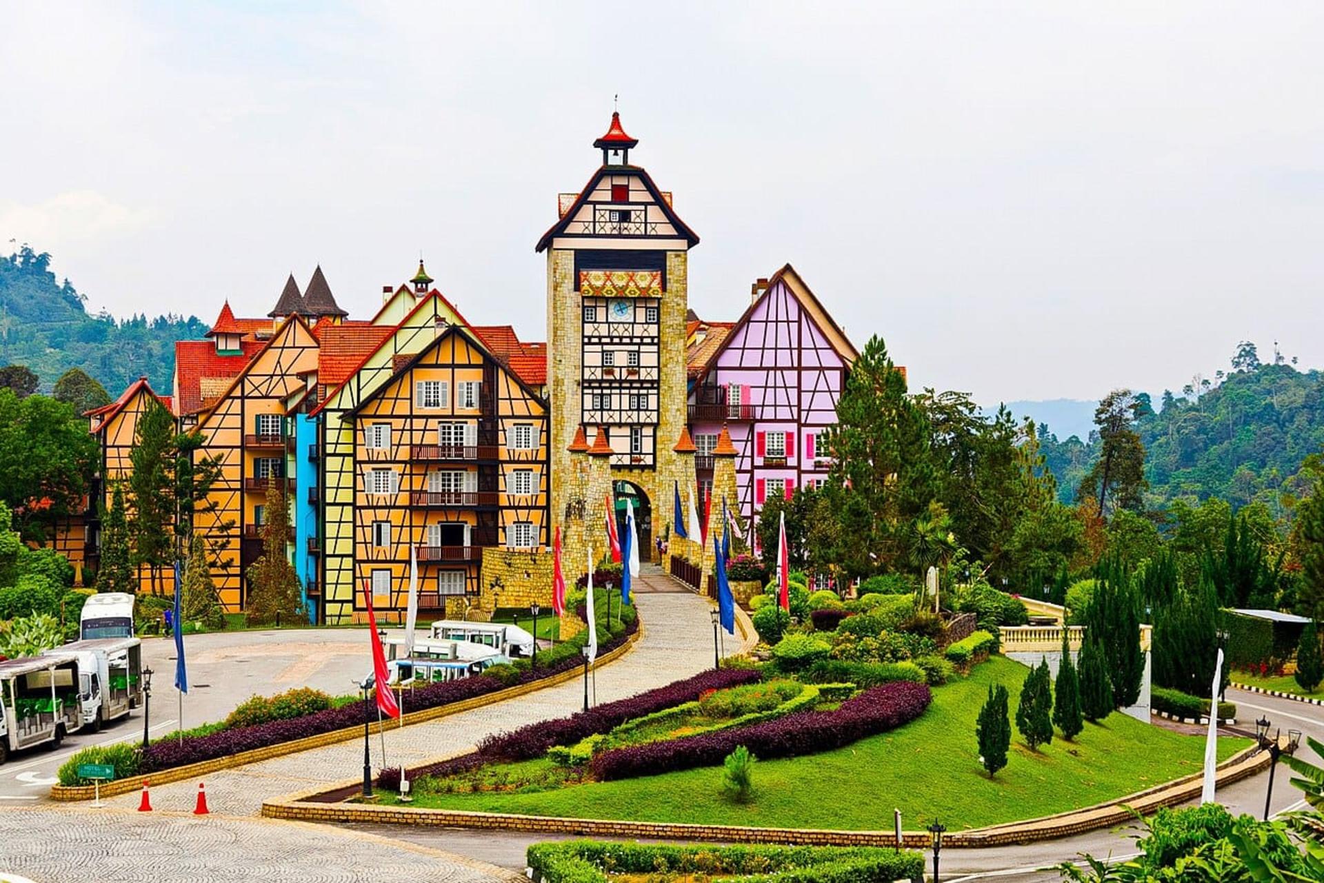 Colmar Tropicale & Genting Highlands Day Tour - Thumbnail 4