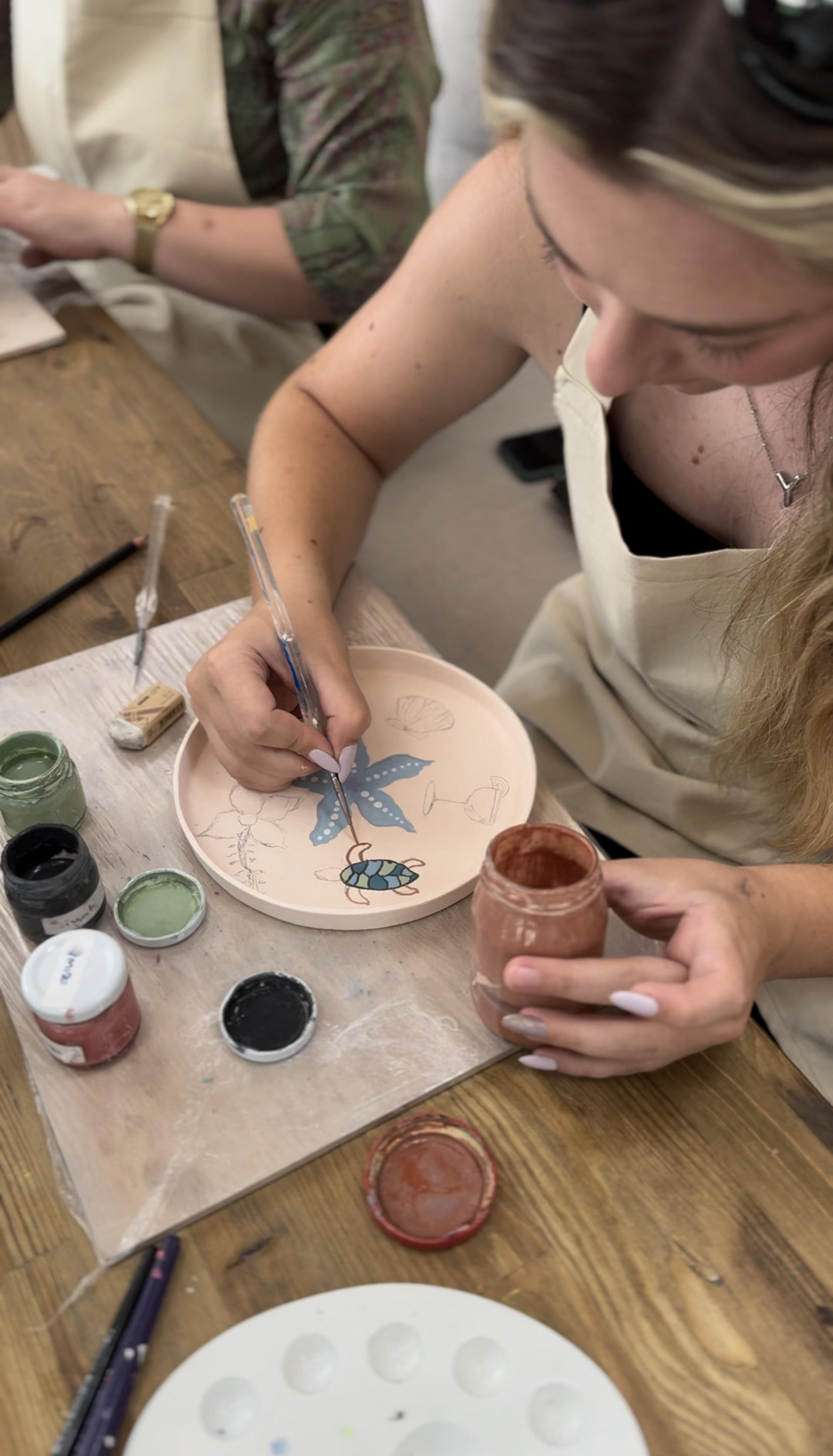 Istanbul: Ceramic Painting Workshop, Dry in 10 Minutes - Image 1