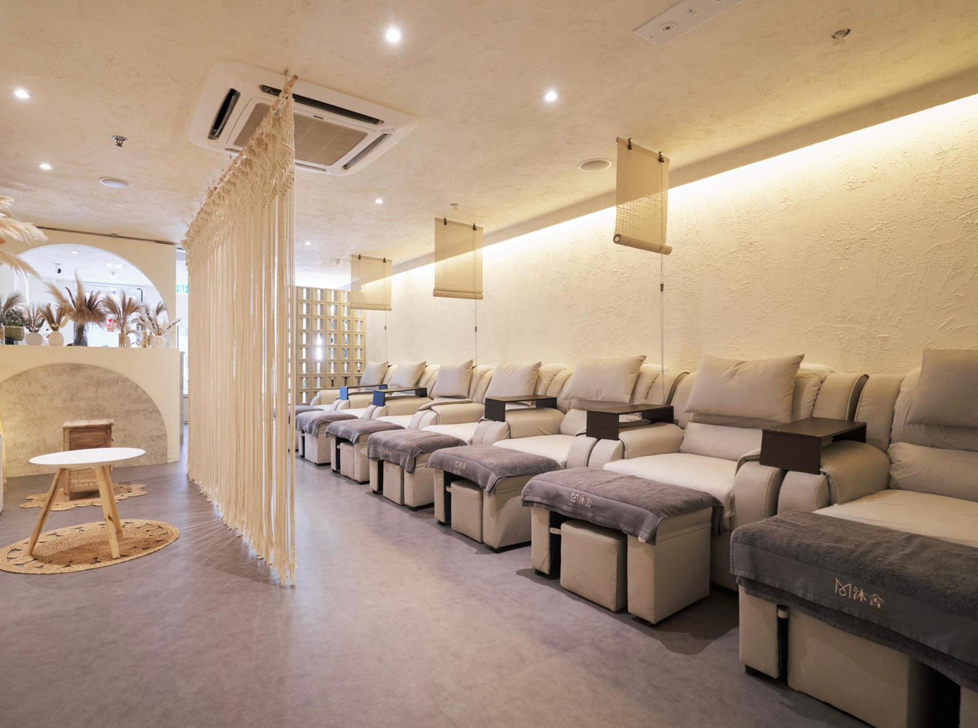MWellness & Massage - Body Massage Experience | Foot Massage | Foot Sauna | Tsim Sha Tsui | Wan Chai - Thumbnail 5