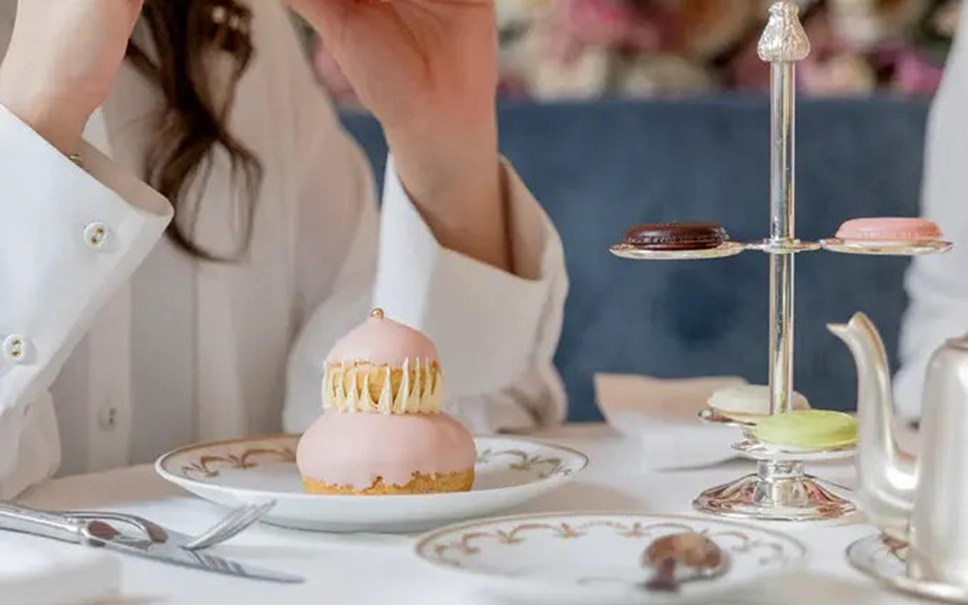 Arc de Triomphe Hosted Ticket with Laduree Brunch - Thumbnail 4