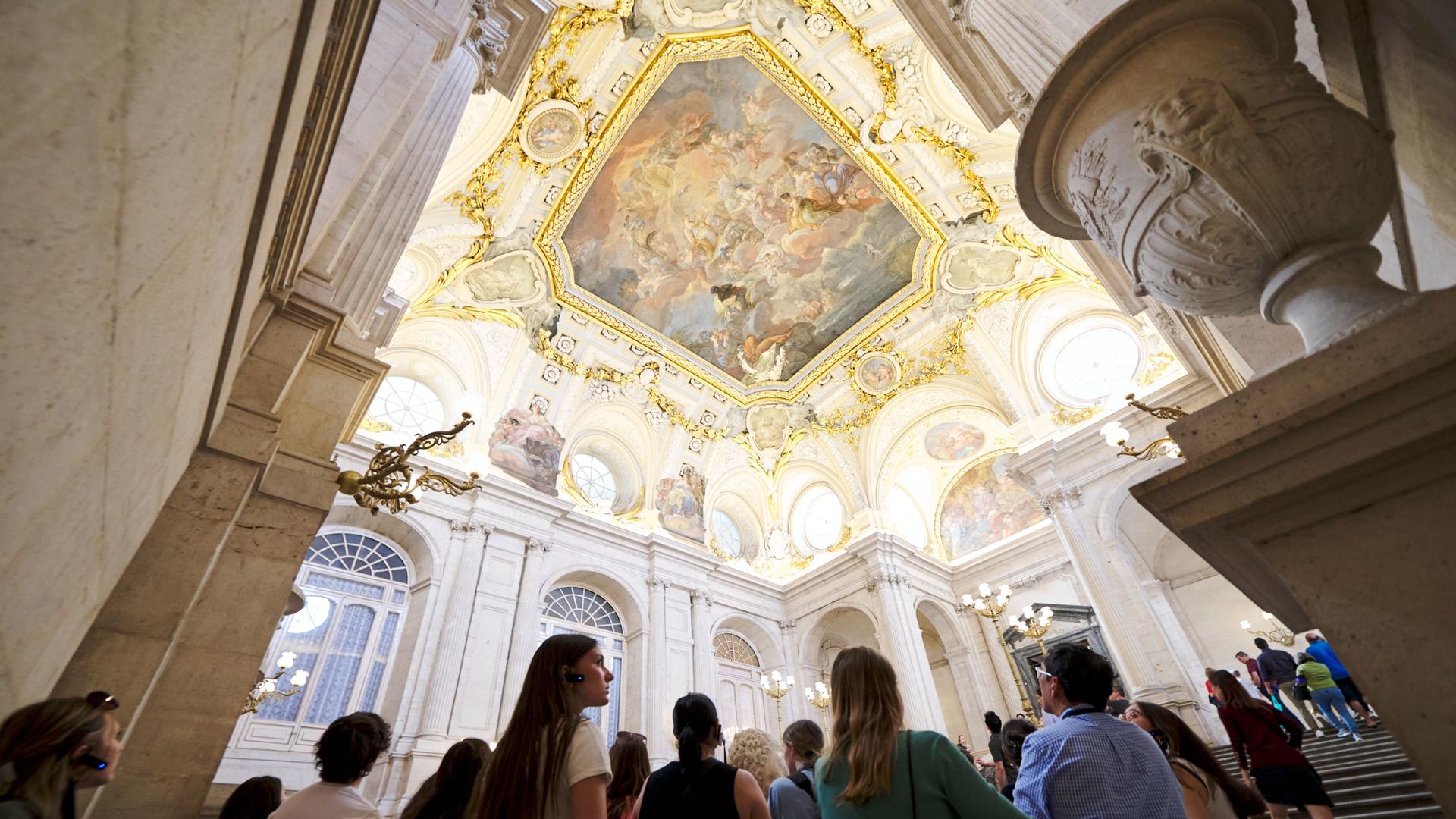 Royal Palace and Retiro Park walking tour in Madrid - Thumbnail 9