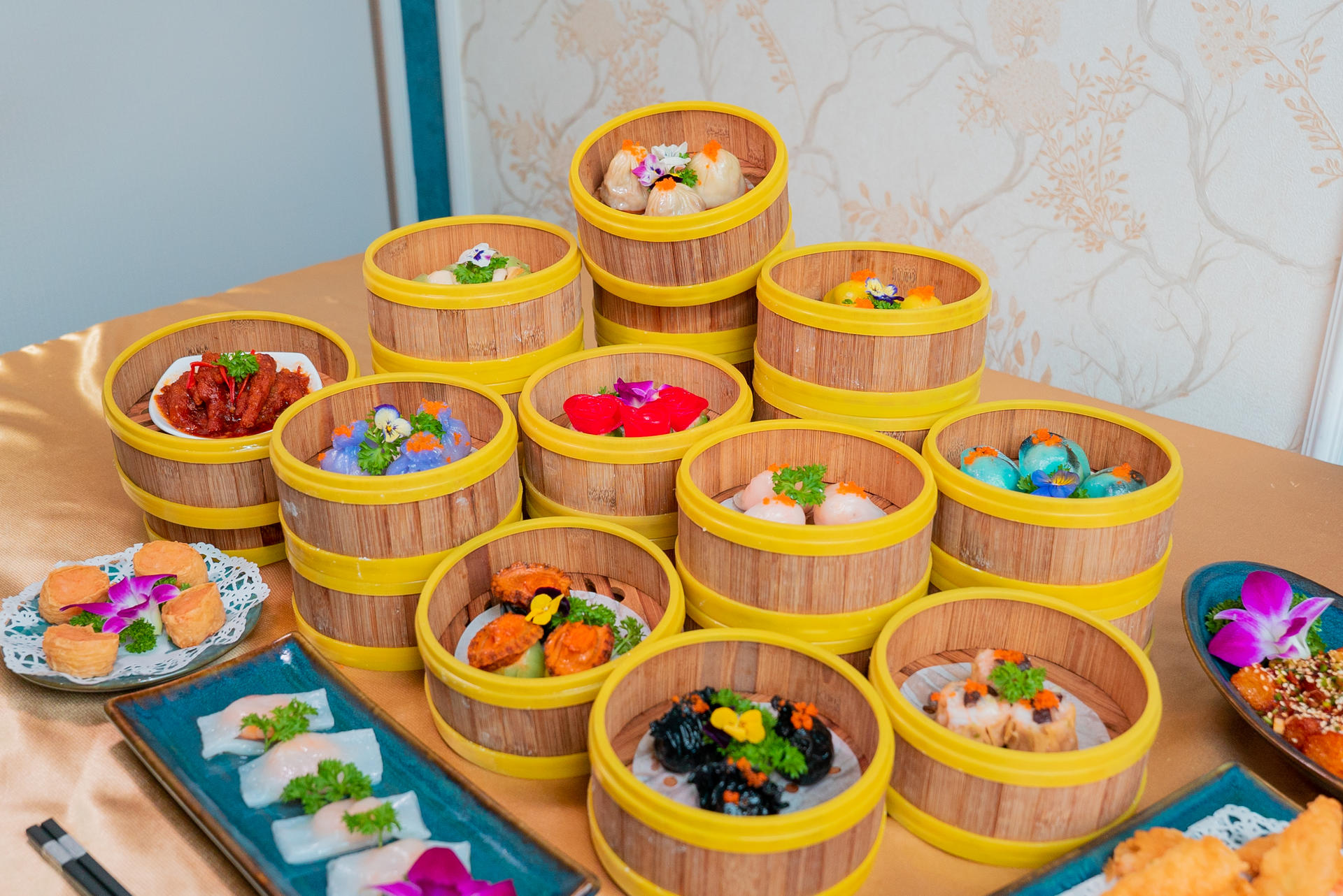 Premium Dimsum Buffet Dining Experience at La Vela Saigon Hotel - Thumbnail 23