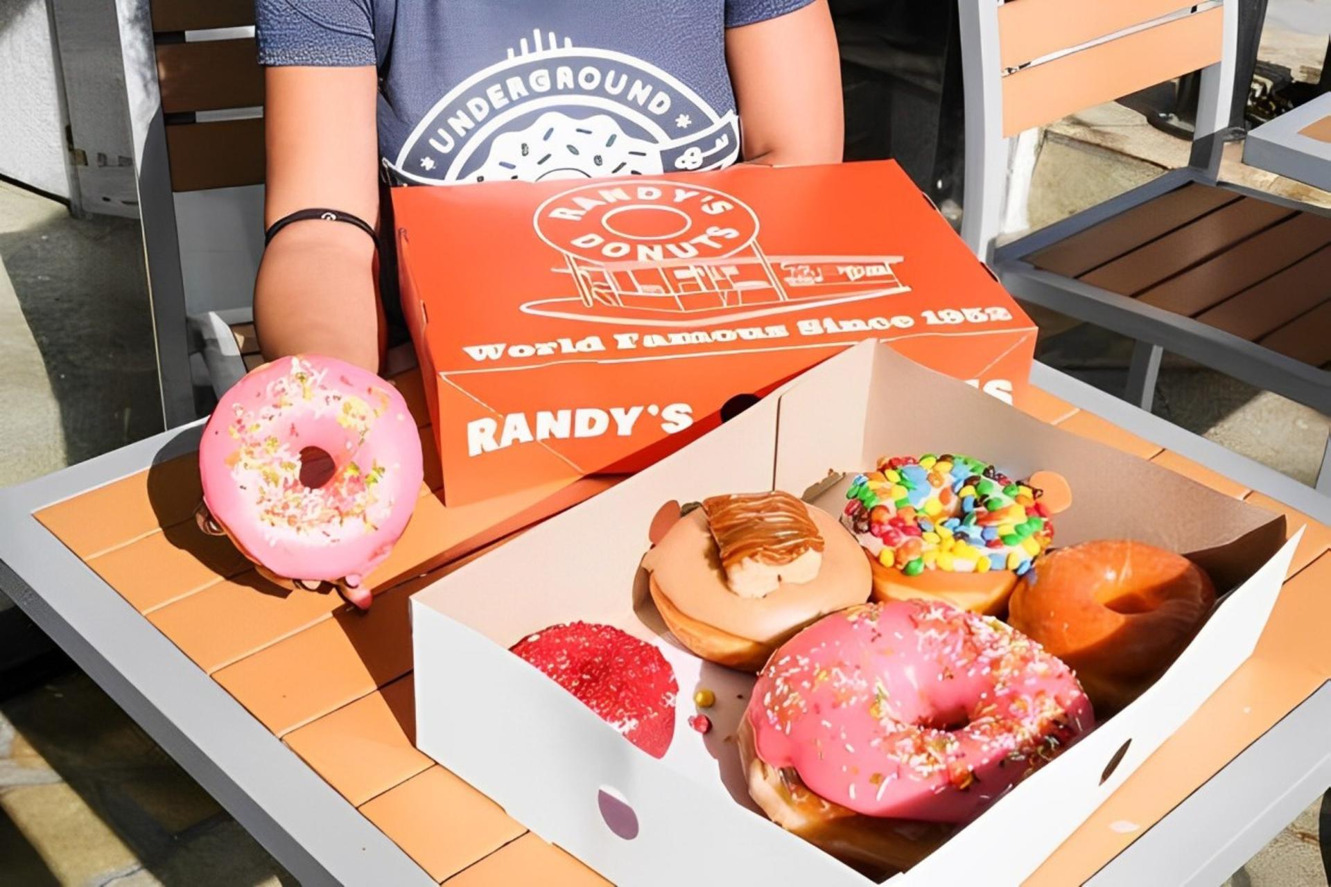 Santa Monica Donut Tour - Thumbnail 4