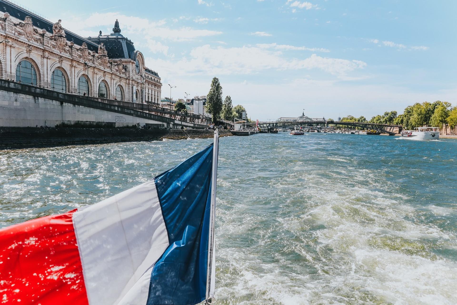 Paris City Tour, Seine Cruise, and Lunch at the Eiffel Tower - Thumbnail 6