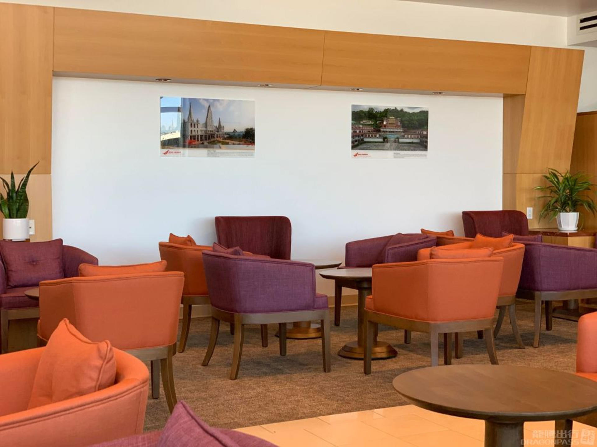 John F. Kennedy International Airport Lounge Service - Thumbnail 5